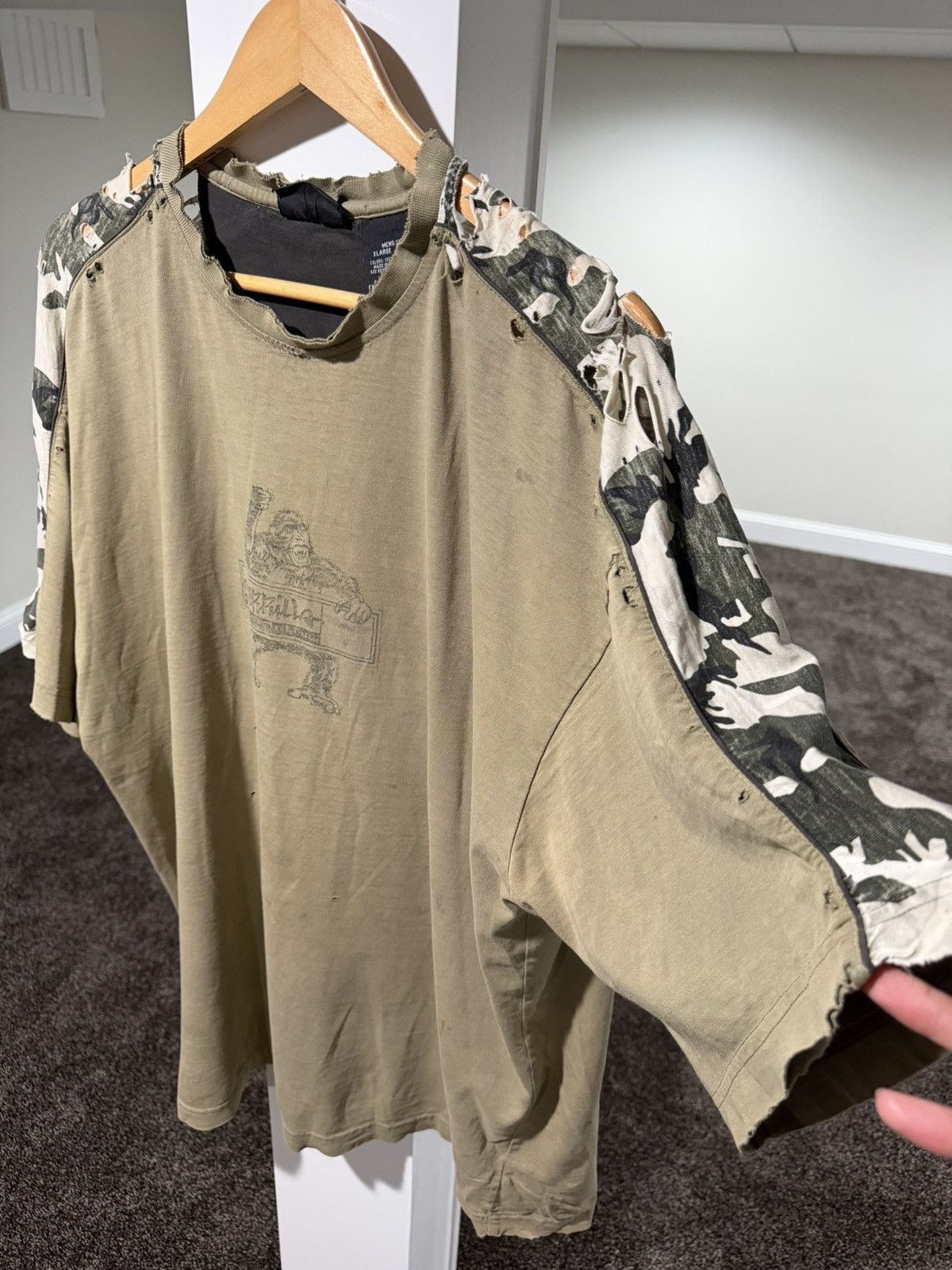 Vintage Vintage No Boundaries Guerrilla Camo Thrashed Faded Tee Size US XL / EU 56 / 4 - 2 Thumbnail