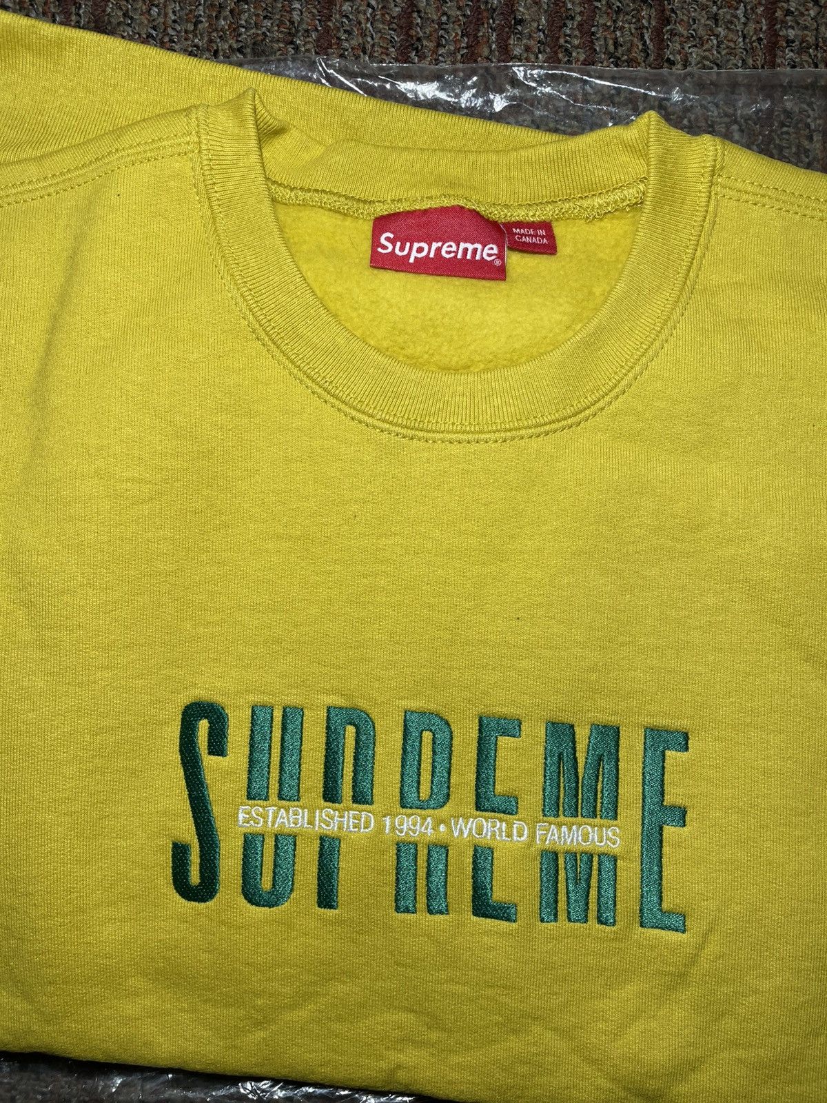 Supreme Supreme World Famous Crewneck (Large) Size US L / EU 52-54 / 3 - 3 Thumbnail