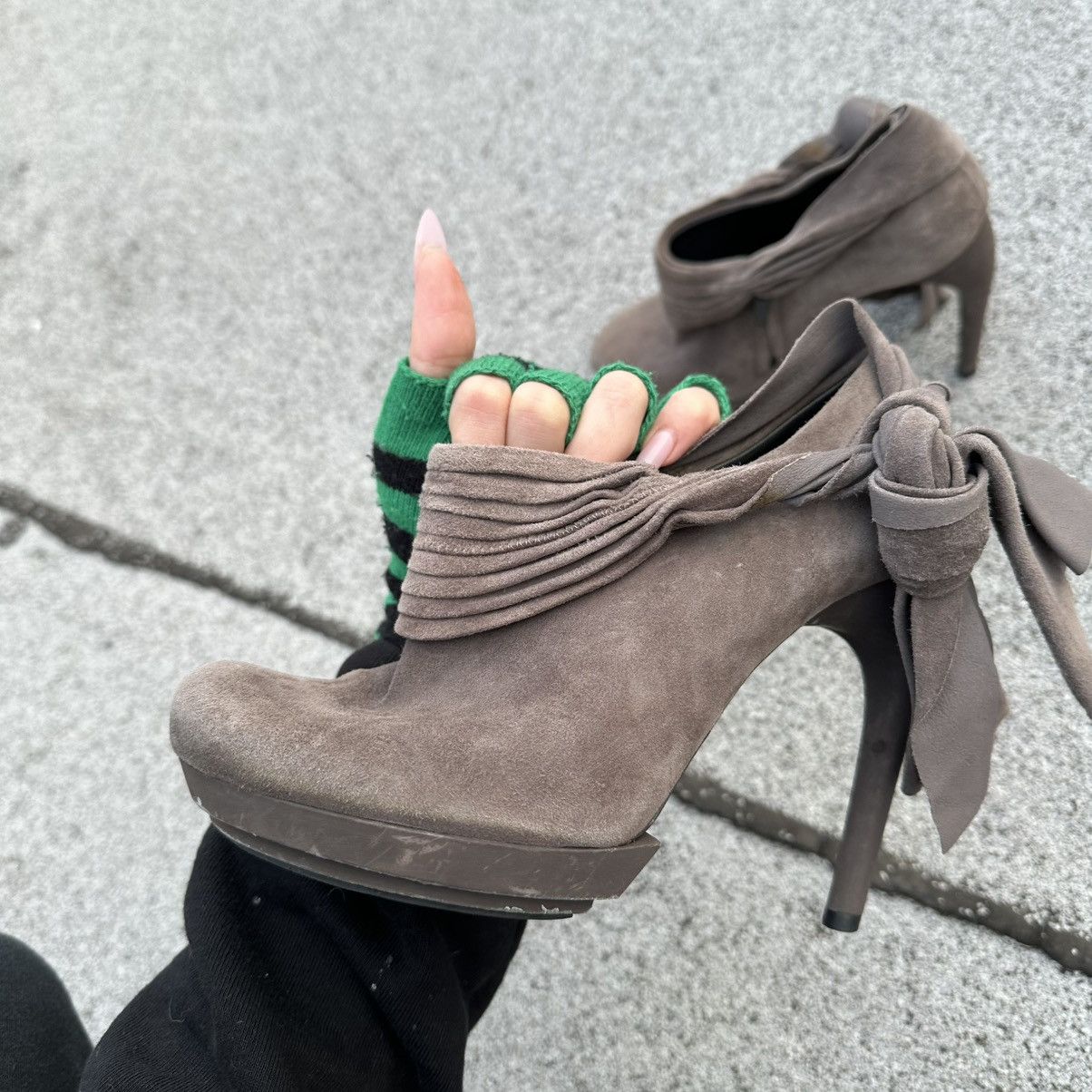 Balenciaga Balenciaga suede pleated bow heels Size US 7 / IT 37 - 3 Thumbnail