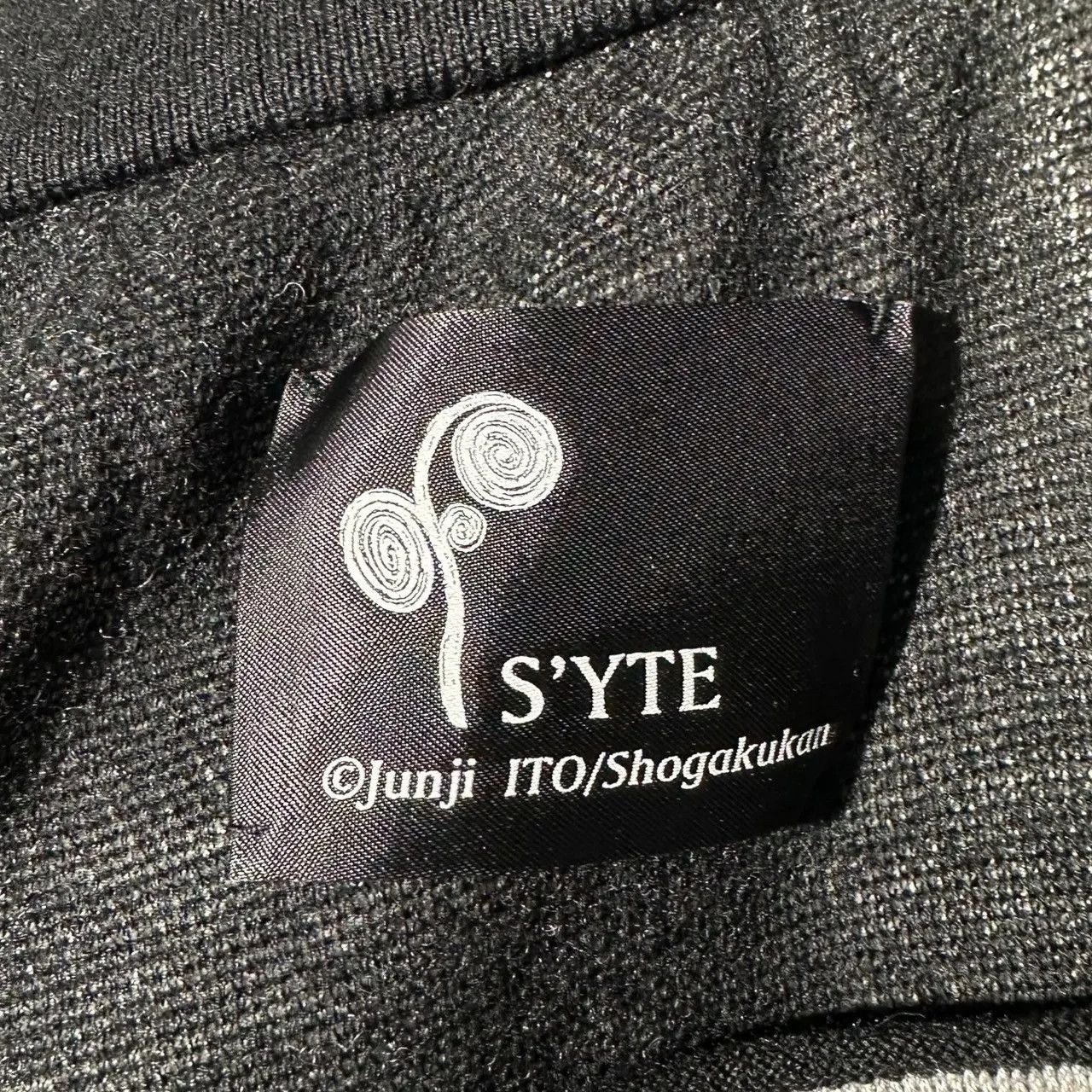 Yohji Yamamoto Yohji Yamamoto x Junji Ito "Uzumaki" Hameauze Jacquard Knit Size US 34 / EU 50 - 4 Thumbnail