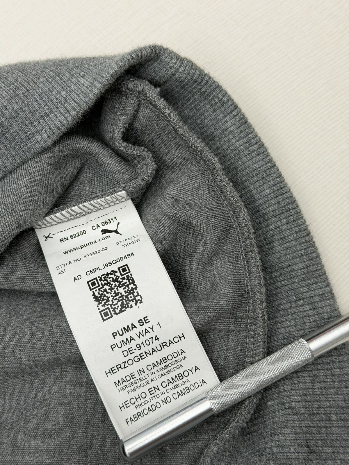 BMW × Puma PUMA x BMW MOTORSPORT SDS SPEED DRIVERS SERIES HOODIE SIZE L Size US L / EU 52-54 / 3 - 6 Thumbnail