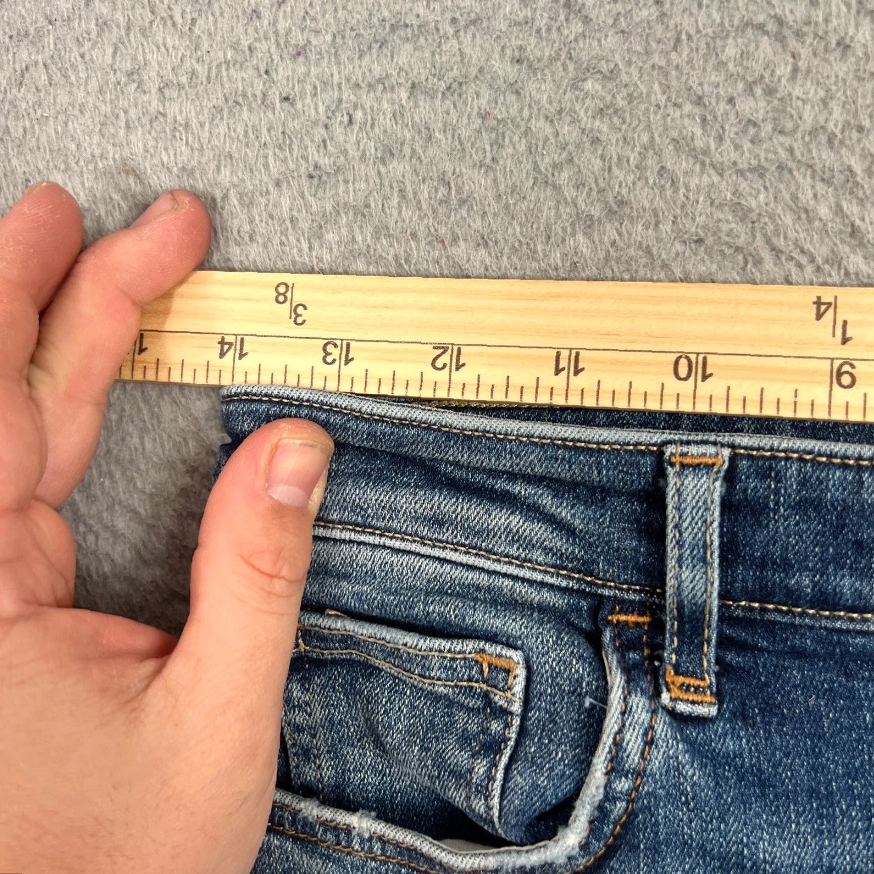 Vintage We The Free High Rise Mom Jeans Slim Straight Distressed Denim Blue 29 Women's Jeans 5-Pocket Denim Distressed Straight Fit Vintage? No Size 29" - 5 Thumbnail