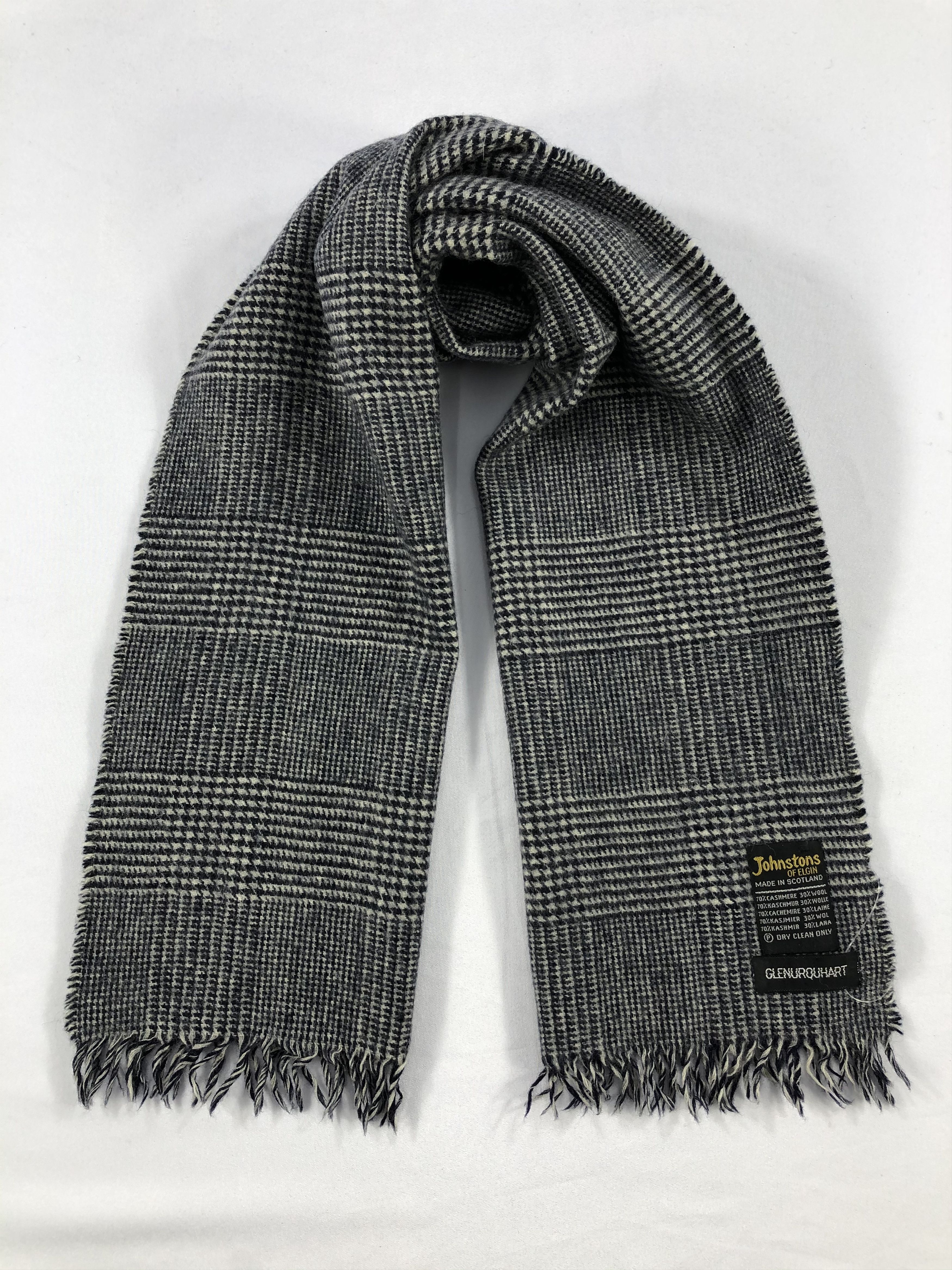 Johnstons Of Elgin Vintage Johnstons of Elgin Scarf/Muffler/Neckwear MF1692 Size ONE SIZE - 1 Thumbnail