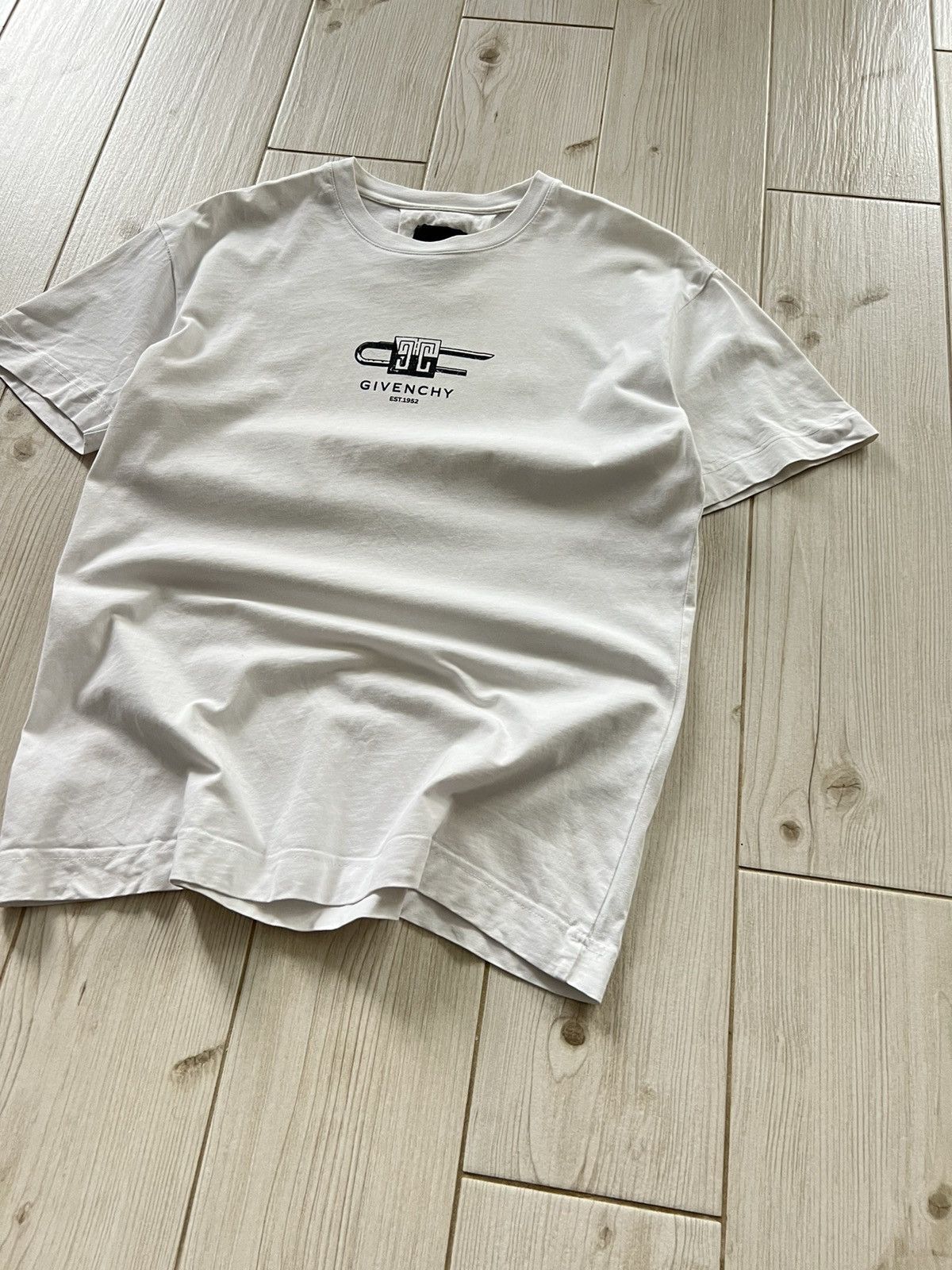 Givenchy GIVENCHY WHITE T SHIRT Size US S / EU 44-46 / 1 - 3 Thumbnail