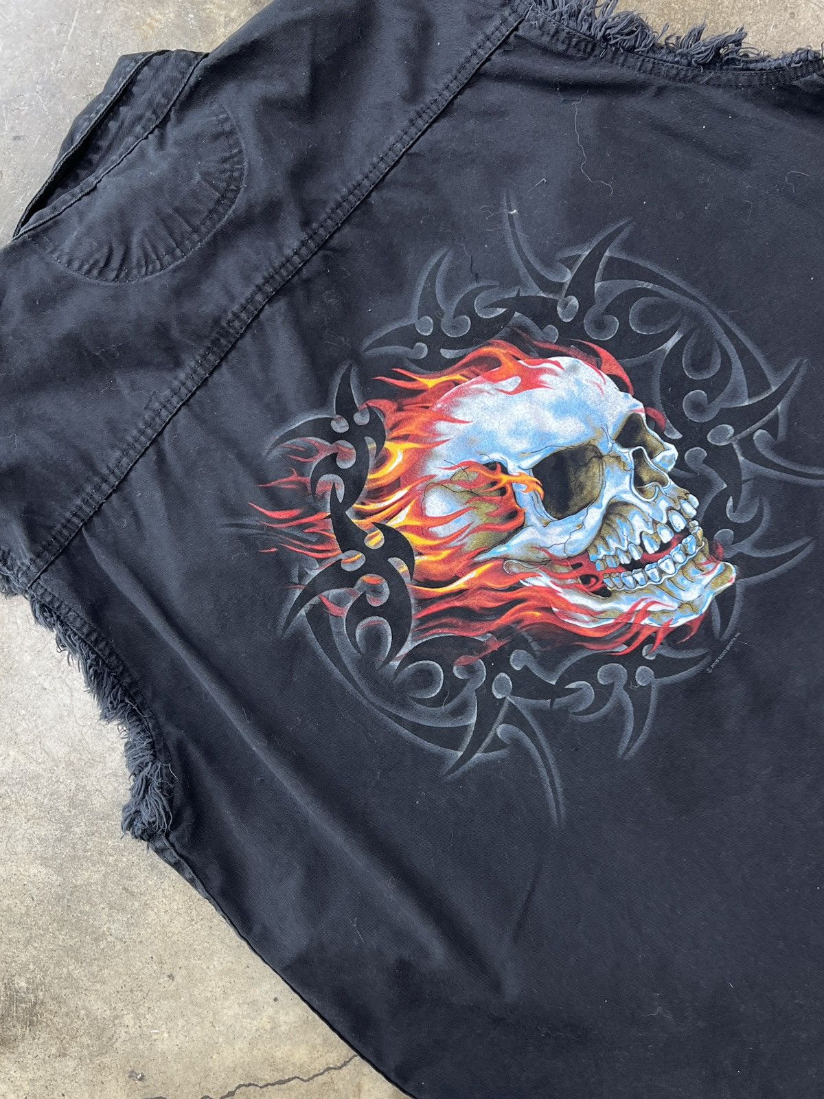 Harley Davidson × Vintage Vintage 2005 Y2k Skull Flame Cut Sleeve Button-Up Large Size US L / EU 52-54 / 3 - 1 Thumbnail