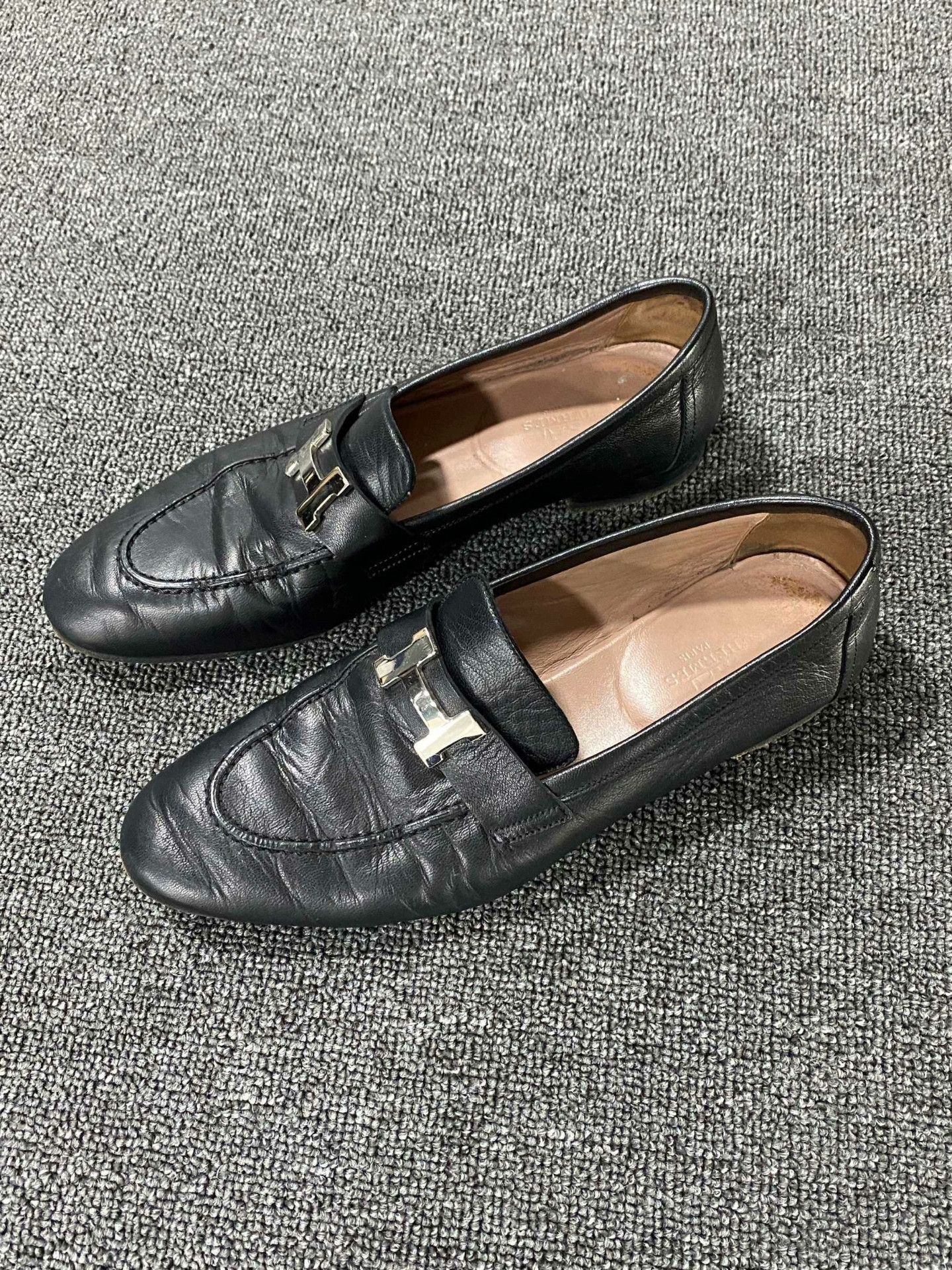 Hermes Hermes Black Lowtop Sneakers us_9 Women Size US 9 / IT 39 - 1 Thumbnail