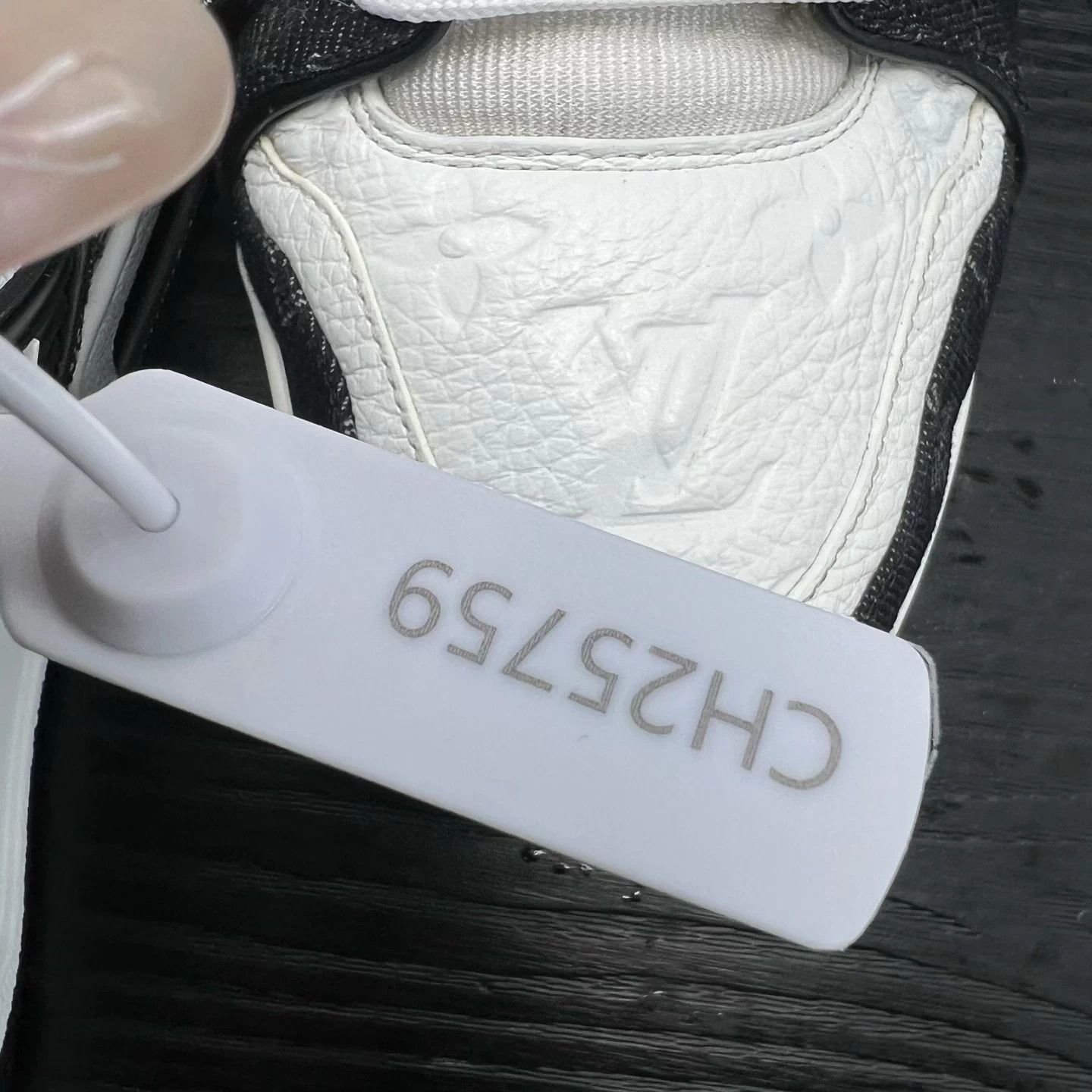 Louis Vuitton LV Trainer 9.5/43.5 Black White Denim Mint Size US 10.5 / EU 43-44 - 9 Thumbnail