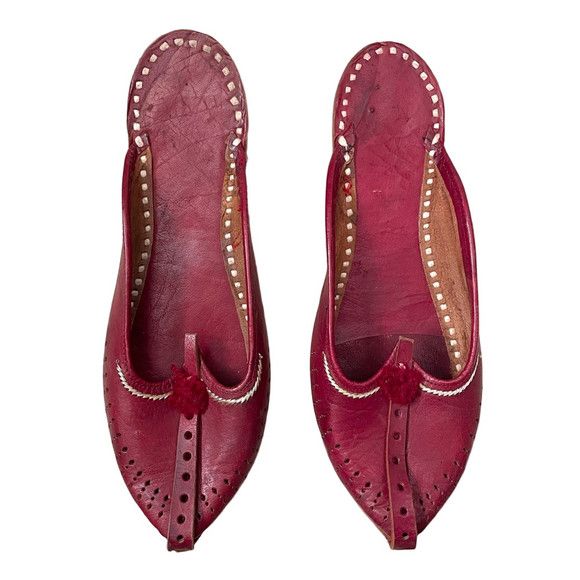 Vintage Vintage Handmade Red Pointy Leather Indian Slippers Size US 6 / IT 36 - 1 Thumbnail