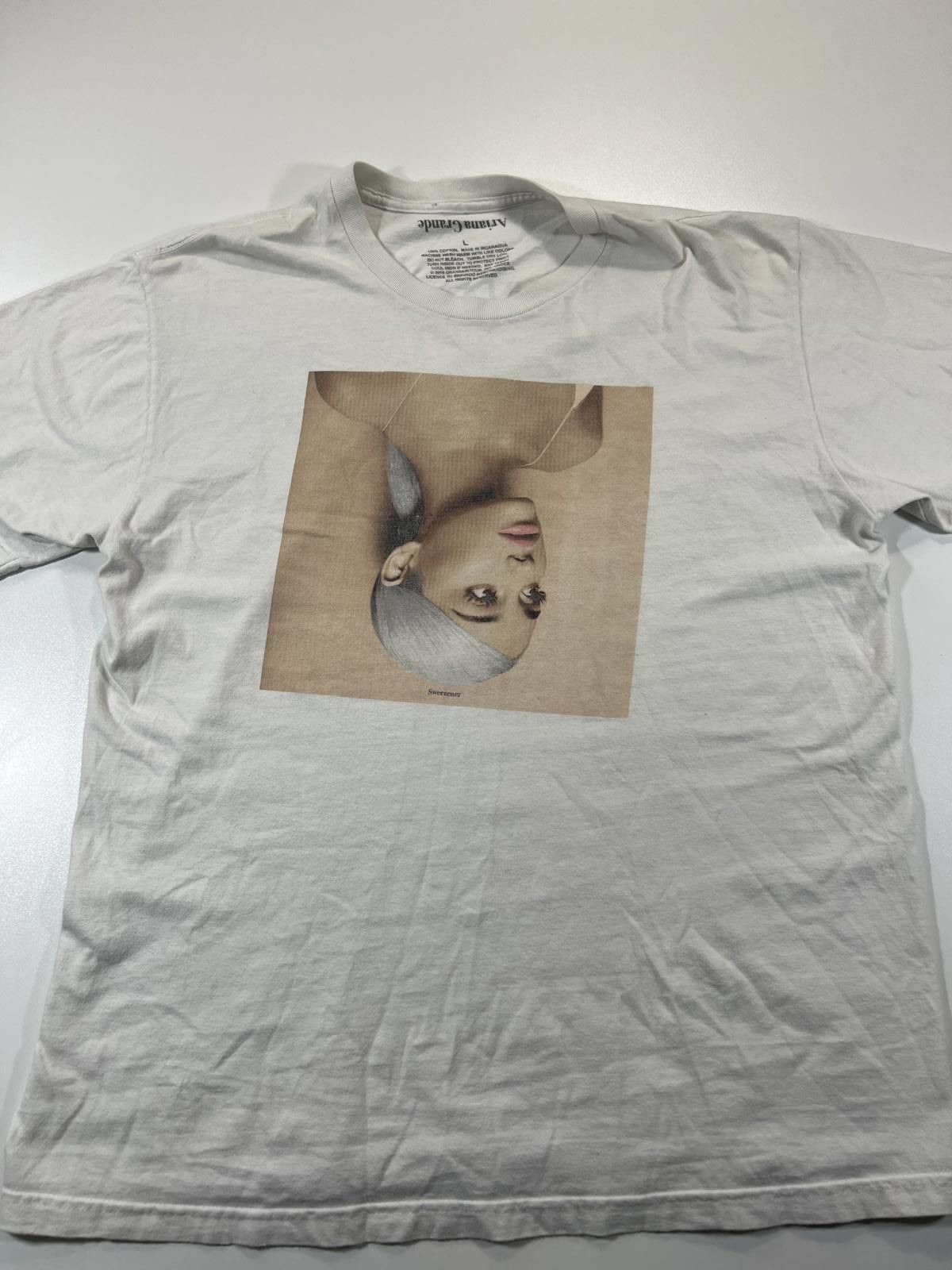 Other Ariana Grande Sweetener Album Cover White T-Shirt Large Size L / US 10 / IT 46 - 1 Thumbnail
