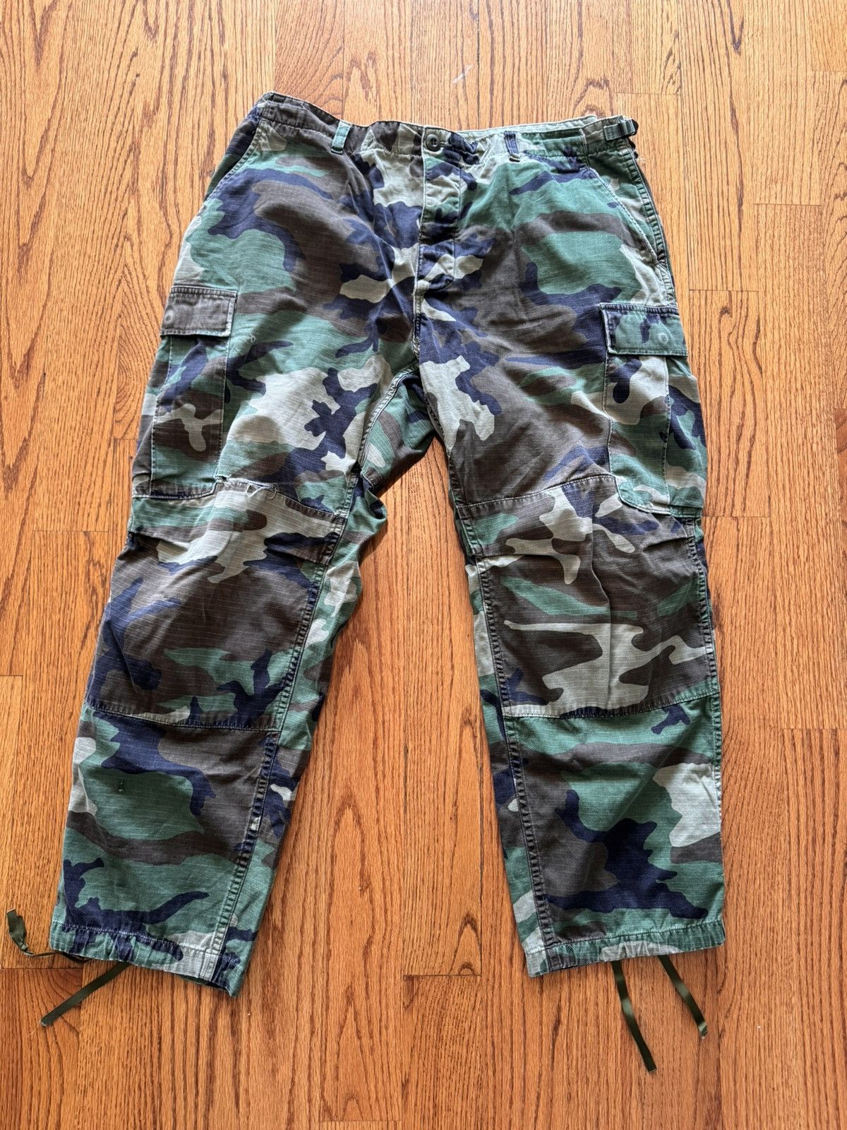***VINTAGE ARMY CARGO PANTS