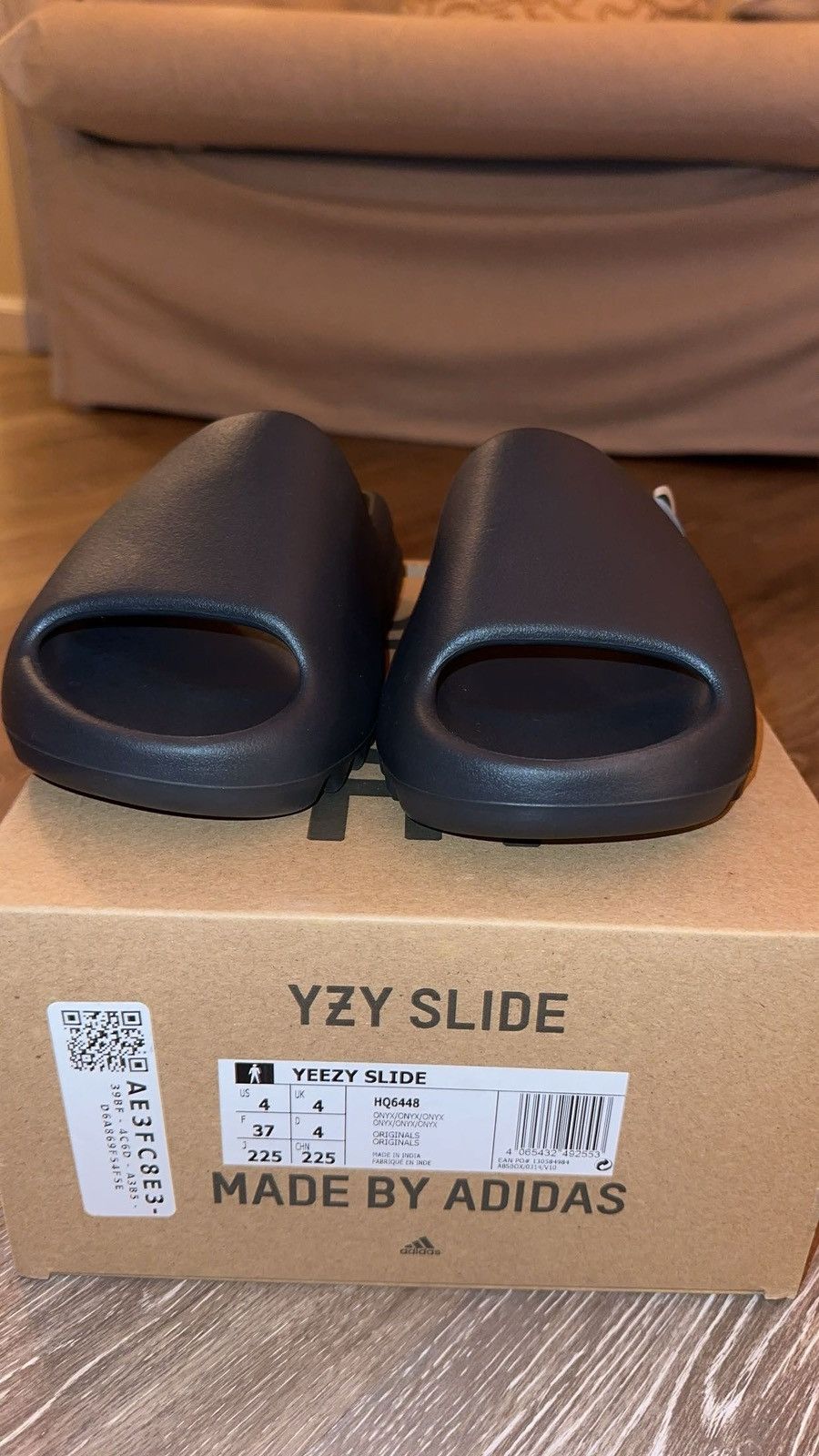 Yeezy Adidas Yeezy slide Size US 5 / IT 35 - 2 Thumbnail