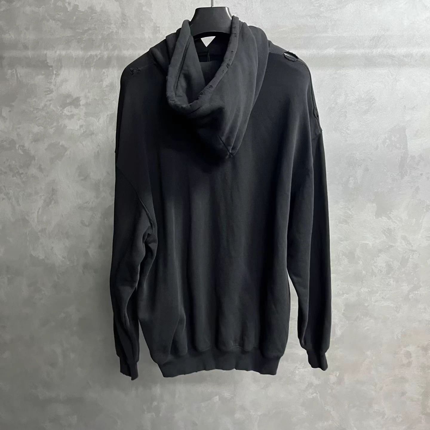 Balenciaga Balenciaga Black Logo Print Longsleeve Hoodie S Size S / US 4 / IT 40 - 2 Thumbnail