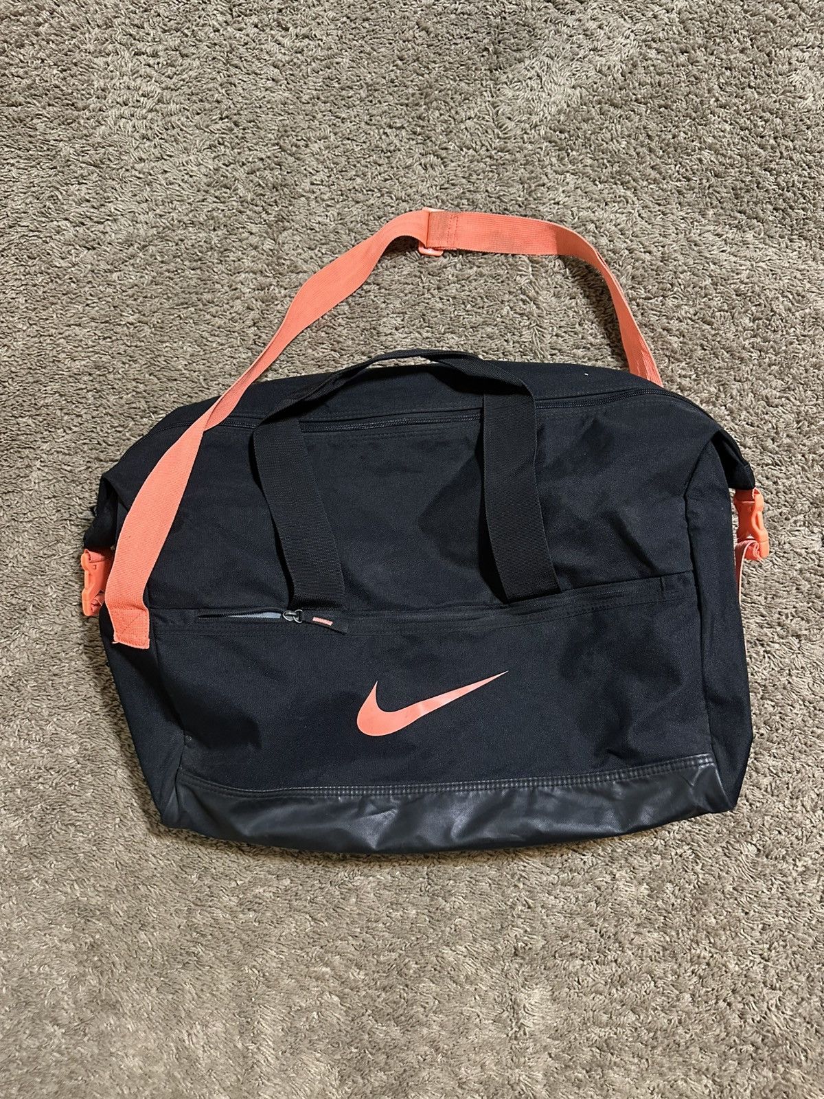 Nike Vintage Nike sportswear “triple black” duffel bag 00s Size ONE SIZE - 1 Thumbnail