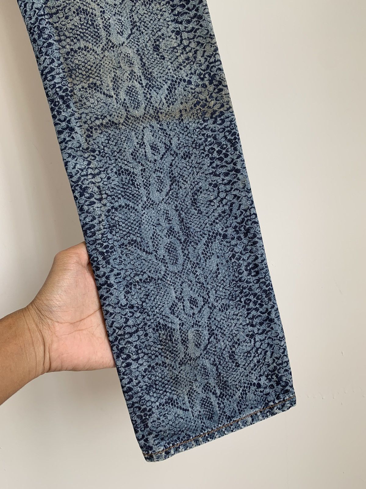 Hysteric Glamour 2000s Hysteric Glamour Snake Pattern Skinny Jeans Size US 26 / EU 42 - 20 Thumbnail