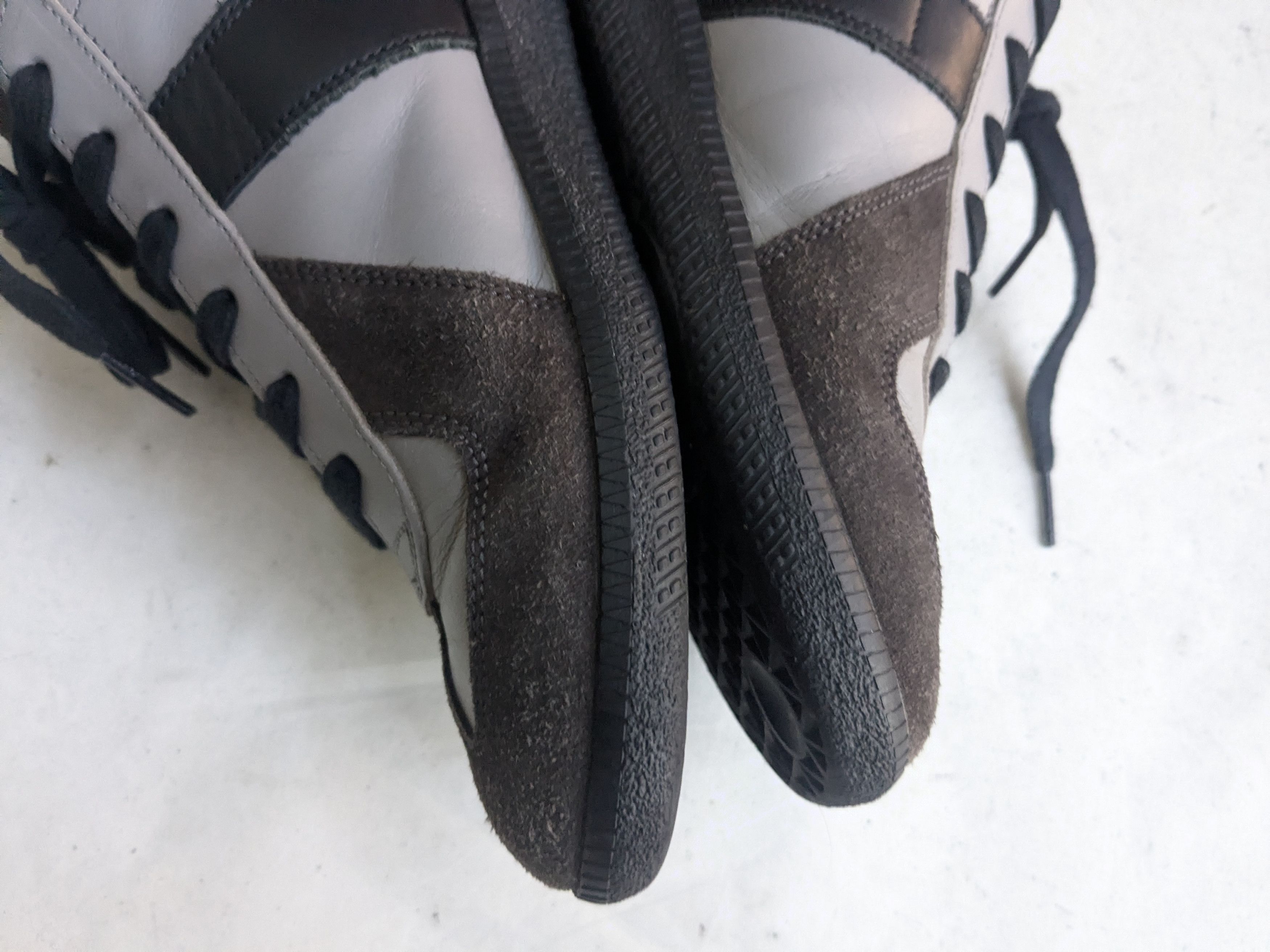 Maison Margiela Maison Margiela Replica GAT Gray Black 7 40 Size US 7 / EU 40 - 12 Thumbnail