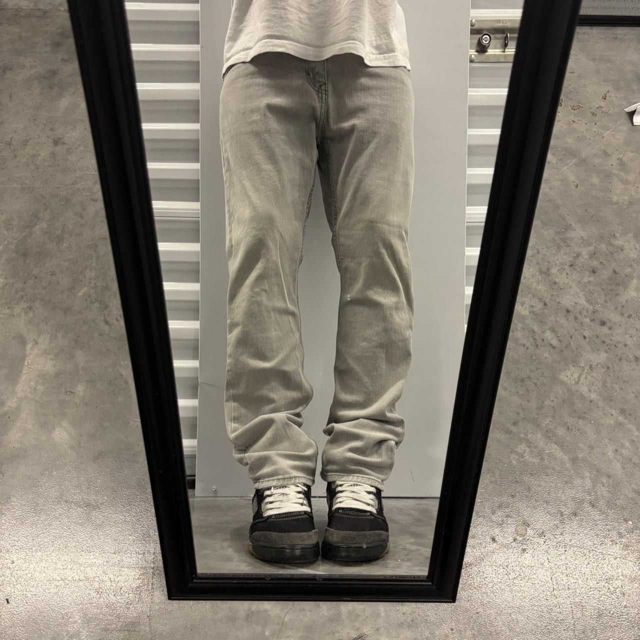 Japanese Brand × Vintage Crazy Vintage Y2K/2000s Faded Light Grey Grunge Streetwear Denim Jeans! Size US 33 - 1 Thumbnail