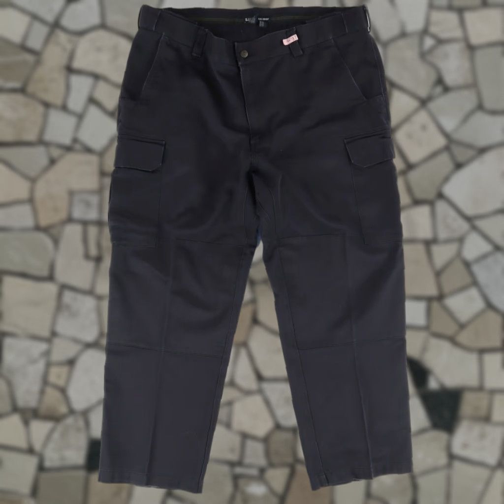 Vintage VINTAGE 5.11 Tactical Cotton Canvas Cargo Pants Gray Men's 42 Cargo Pants Men 42 Gray 5.11 Tactical Cargo Relaxed Fit Workwear Cotton Canvas Pants Size US 42 / EU 58 - 1 Thumbnail