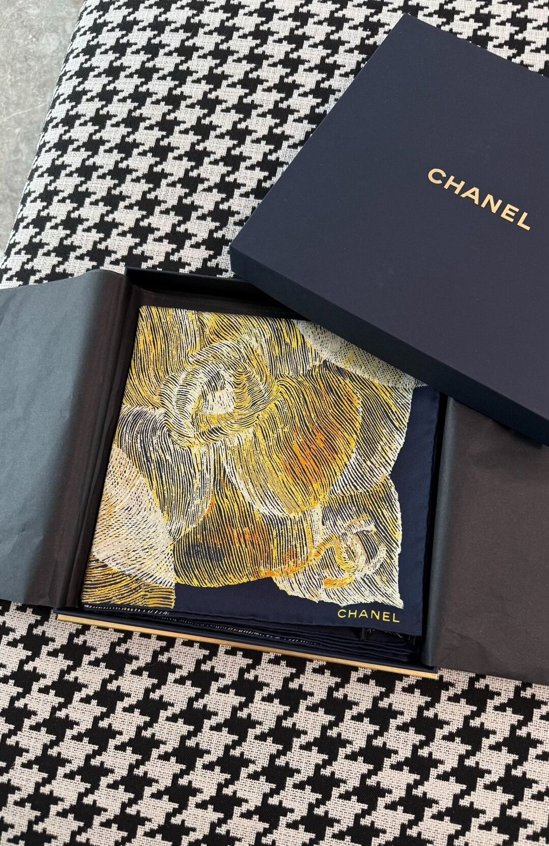 Chanel Chanel Camellia Silk Scarf Size ONE SIZE - 1 Thumbnail