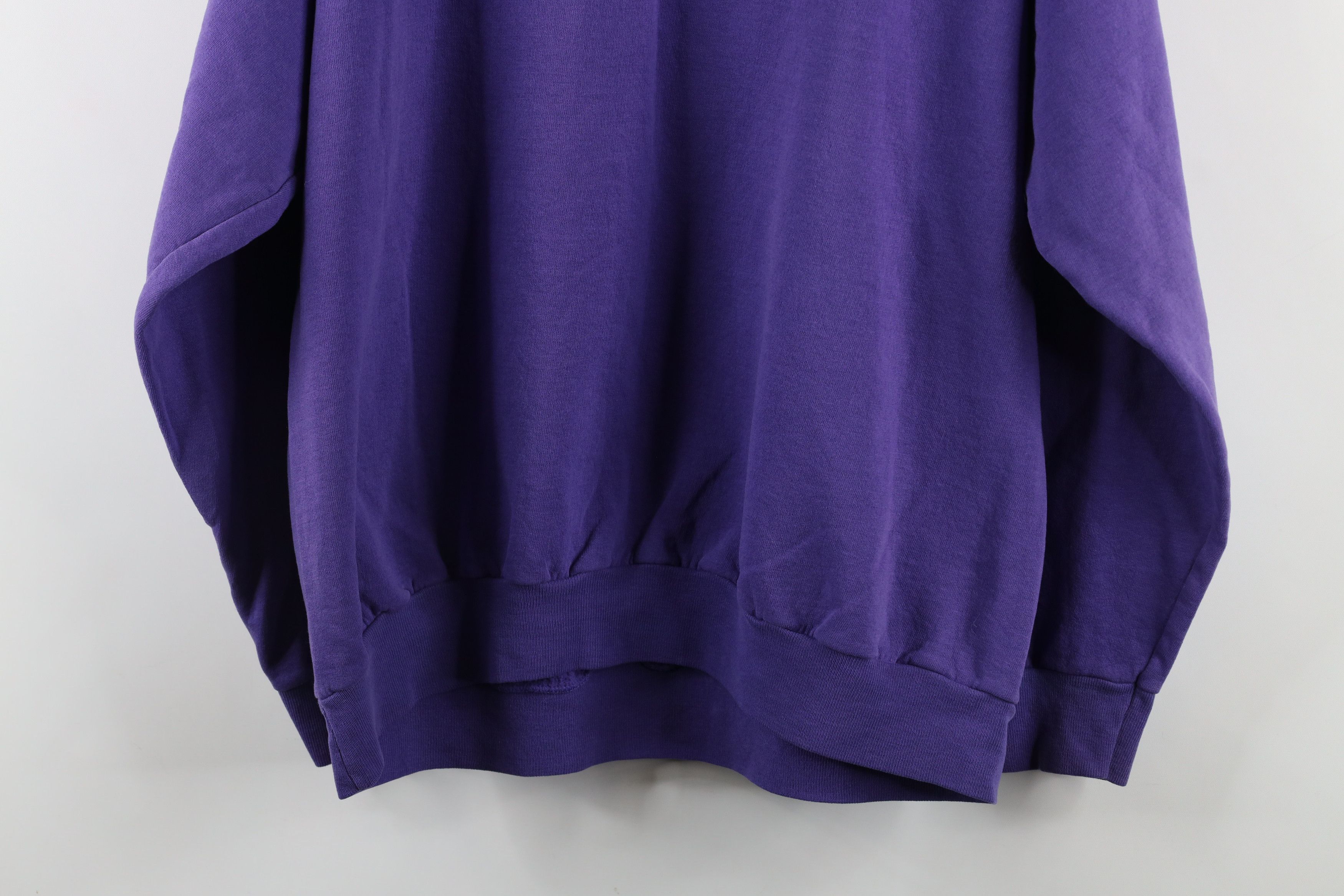 Vintage Vintage 90s Streetwear Alaska Polar Bear Sweatshirt Size L / US 10 / IT 46 - 14 Thumbnail