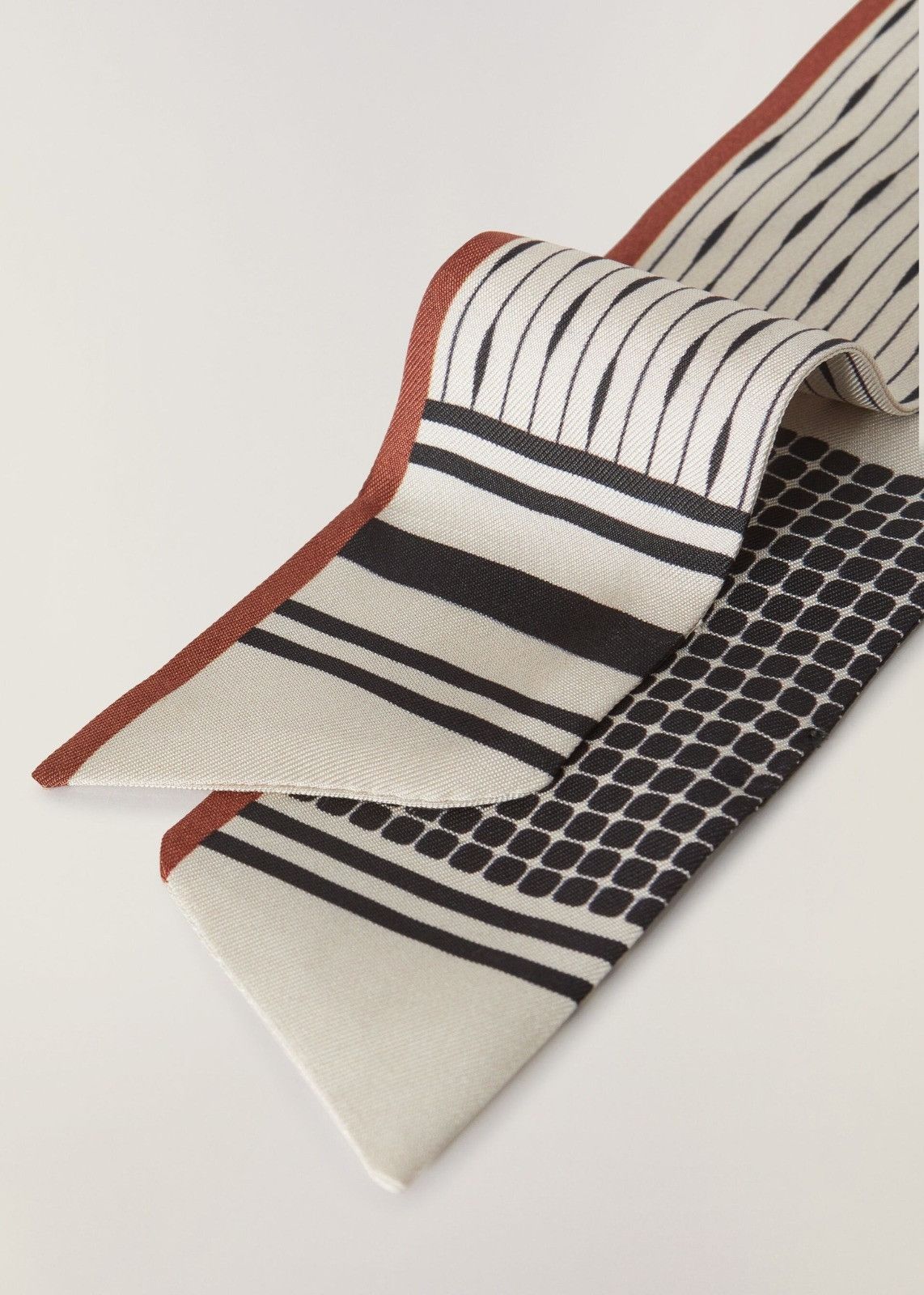 Loro Piana o1srvl11e0824 Size: OS / Galleria Neck Scarf in Multicolor Size ONE SIZE - 2 Thumbnail