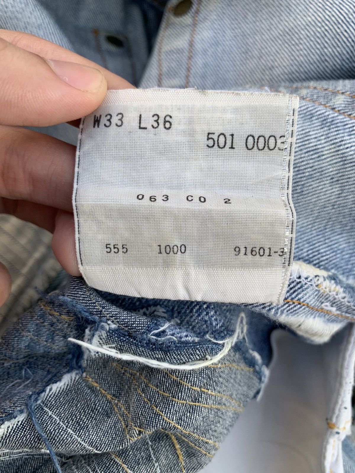 Levi's Vintage Clothing VINTAGE LEVI'S 501 BIG E #555 SELVEDGE DISTRESSED DENIM Size US 30 / EU 46 - 24 Thumbnail