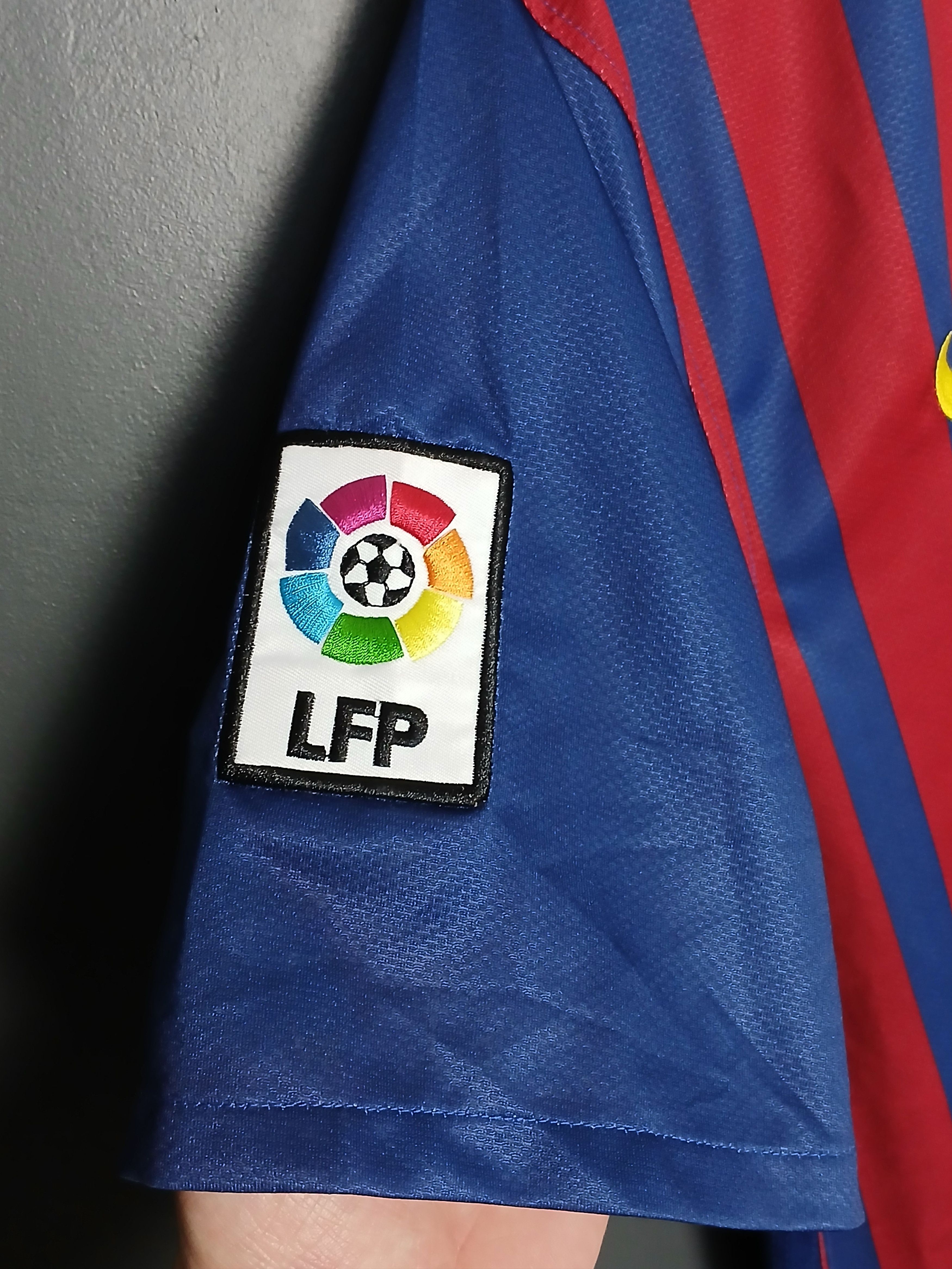 Other Barcelona 11/12 Home Football Jersey T-Shirt Size US M / EU 48-50 / 2 - 6 Thumbnail