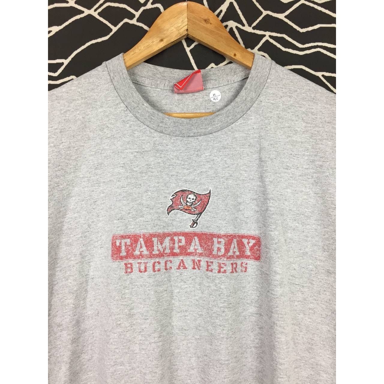 NFL × Sports Specialties × Vintage Vtg Tampa Bay Buccaneers NFL American Sport Tee Size US M / EU 48-50 / 2 - 3 Thumbnail