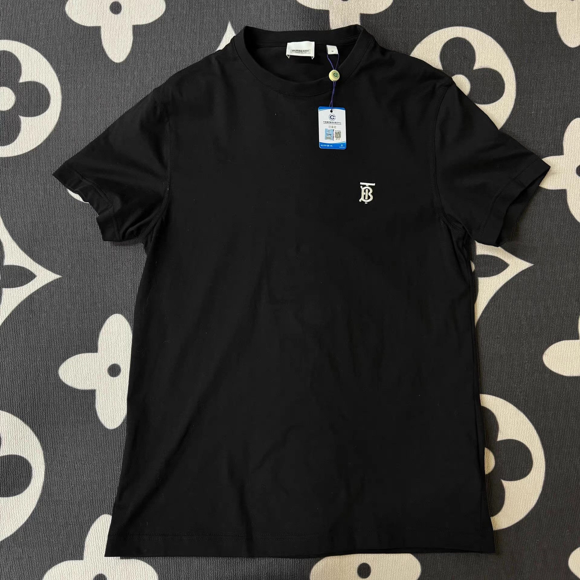 Burberry Burberry TB Black Short Sleeve T-Shirt Q10 Size US M / EU 48-50 / 2 - 1 Thumbnail