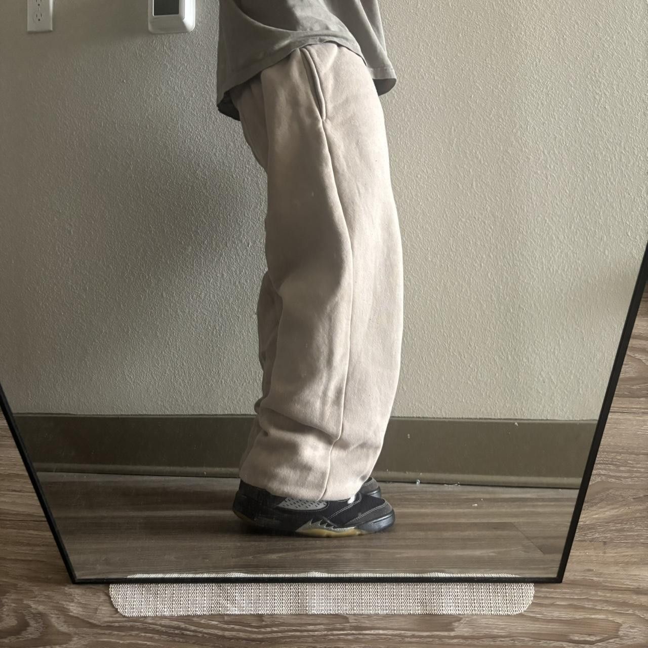 Vintage Crazy Vintage Y2K/2000s Baggy Light Brown Skater Essential Sweatpants! Fits M Size US 32 / EU 48 - 2 Thumbnail