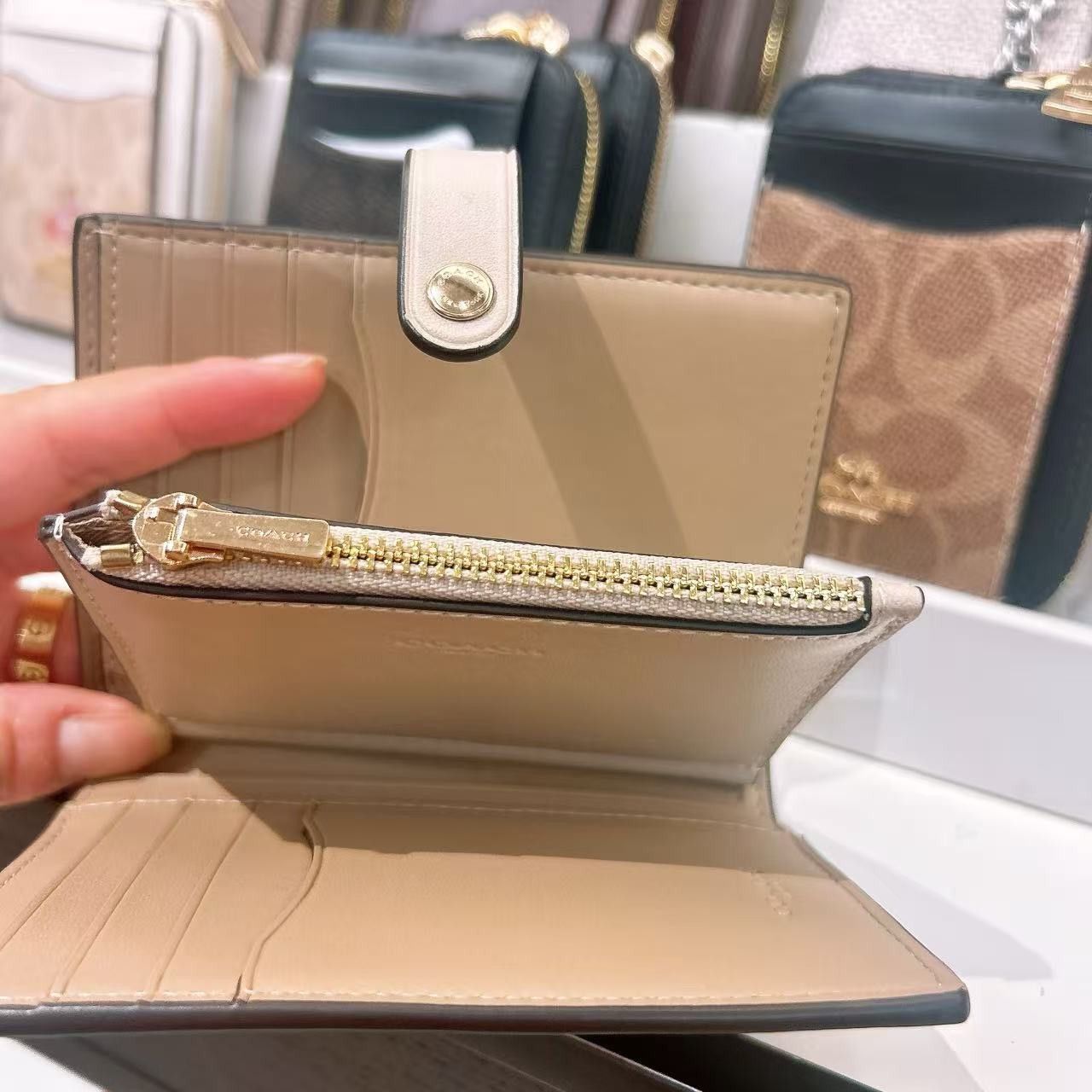 Coach 2 In 1 Wallet CCL71 Size ONE SIZE - 2 Thumbnail