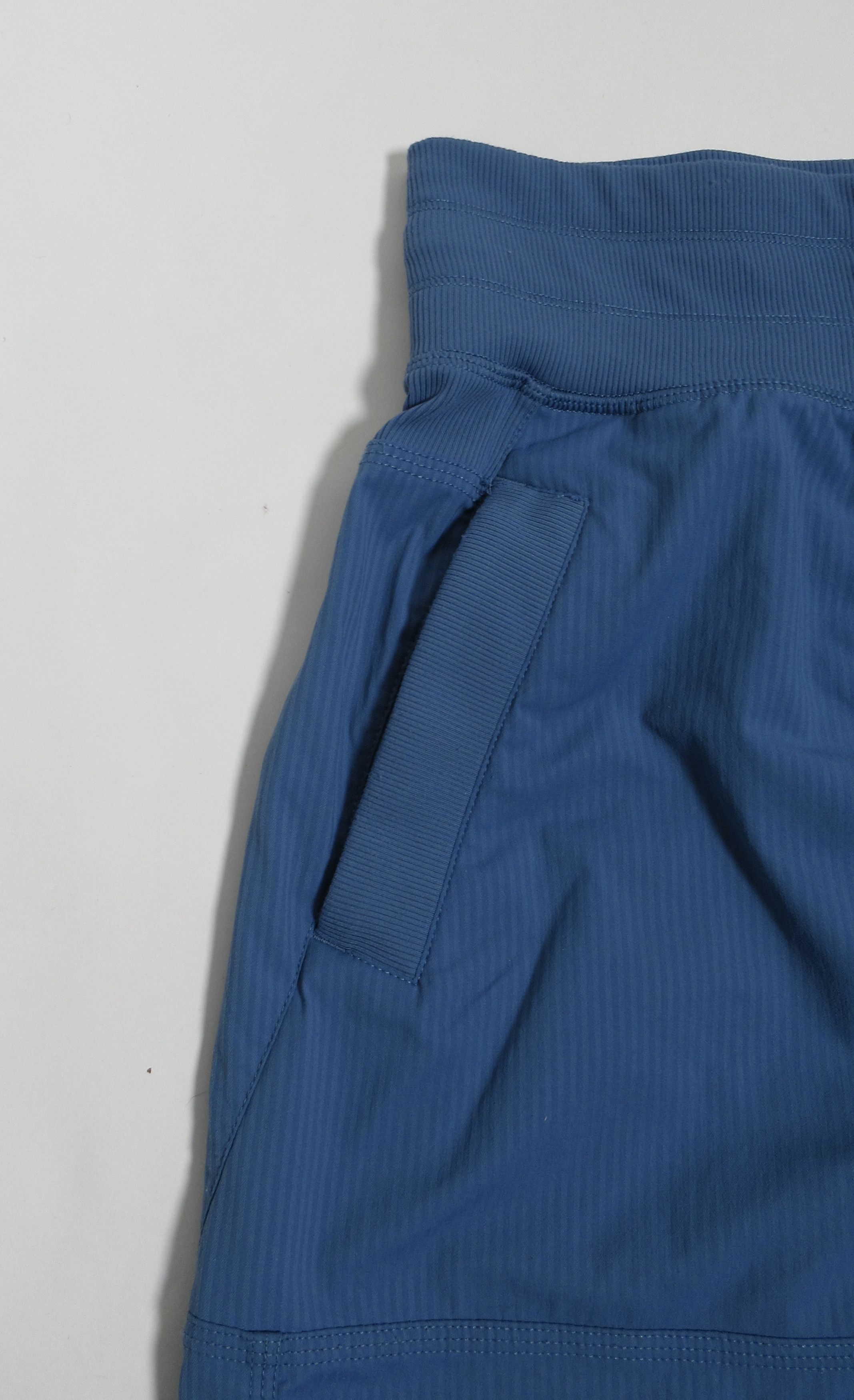 Lululemon Lululemon Dance Stdio Mid-Rise Pant Soft Denim Size 6 Size 28" / US 6 / IT 42 - 4 Thumbnail