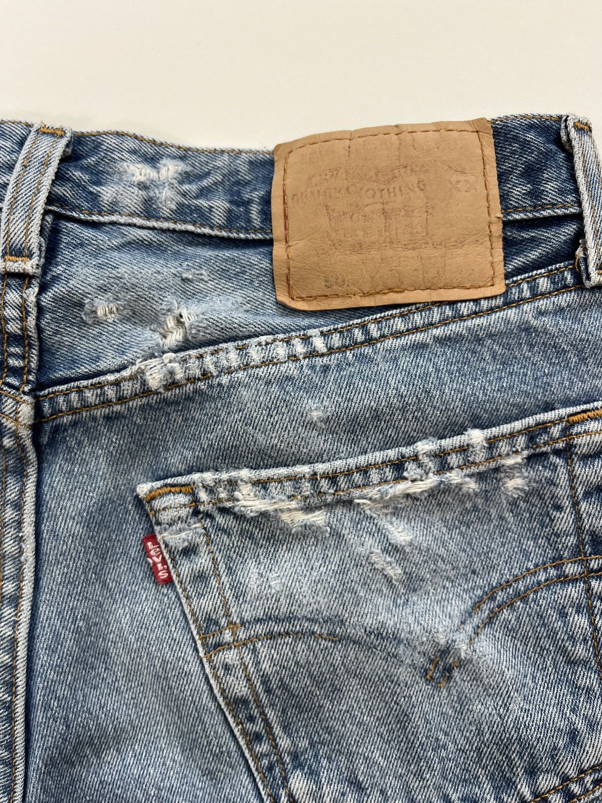 Levi's × Vintage Vintage Levi 501 Distressed Thrashed Light Blue Jeans Size US 30 / EU 46 - 3 Thumbnail