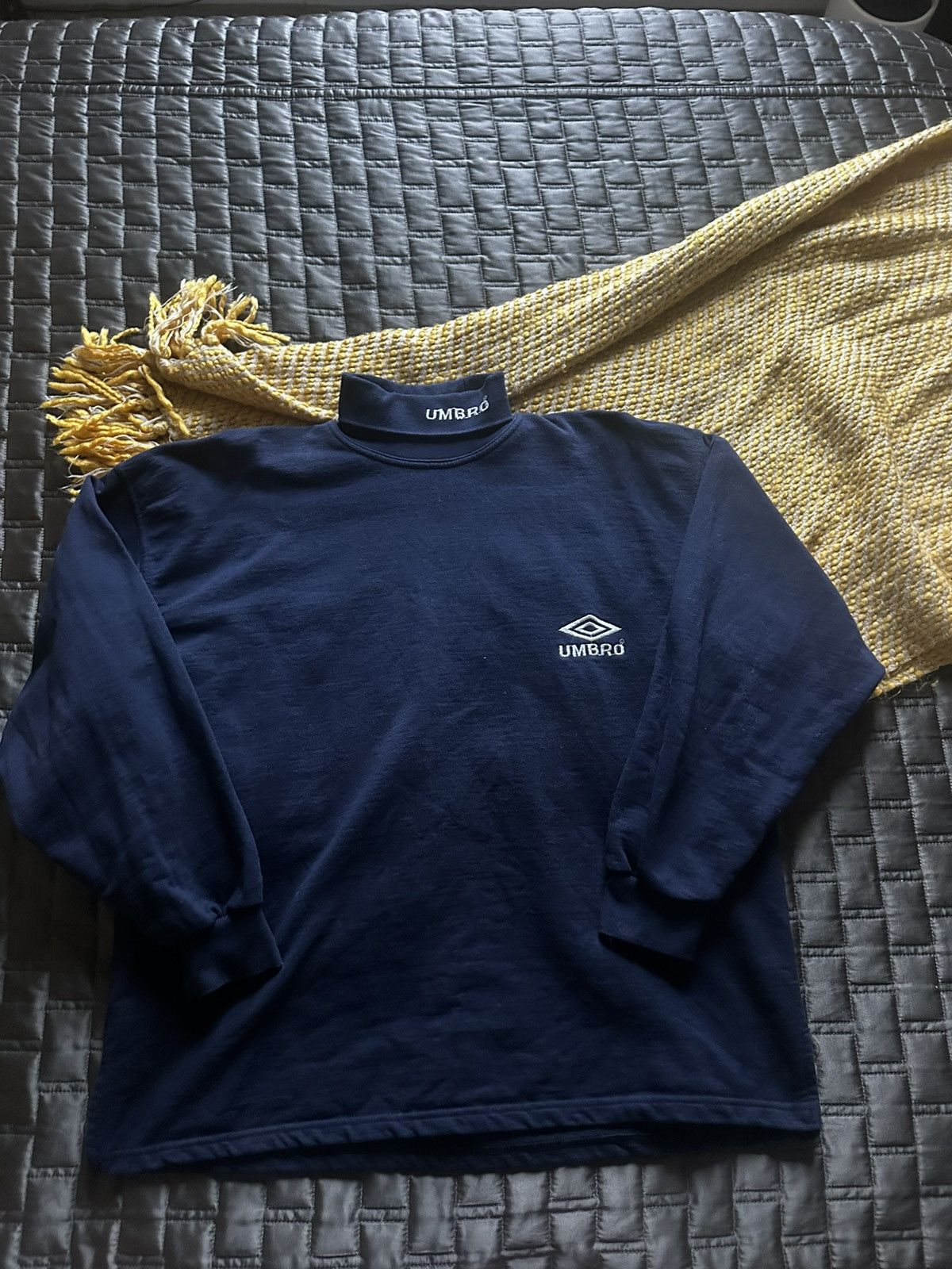 Umbro Vintage Umbro Turtleneck Longsleeve Size US L / EU 52-54 / 3 - 1 Thumbnail