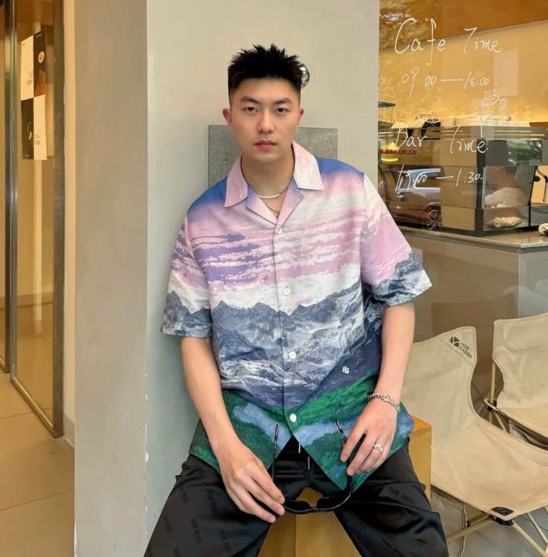 Louis Vuitton Louis Vuitton 22 colour block landscape printed cotton lap Size US M / EU 48-50 / 2 - 9 Thumbnail