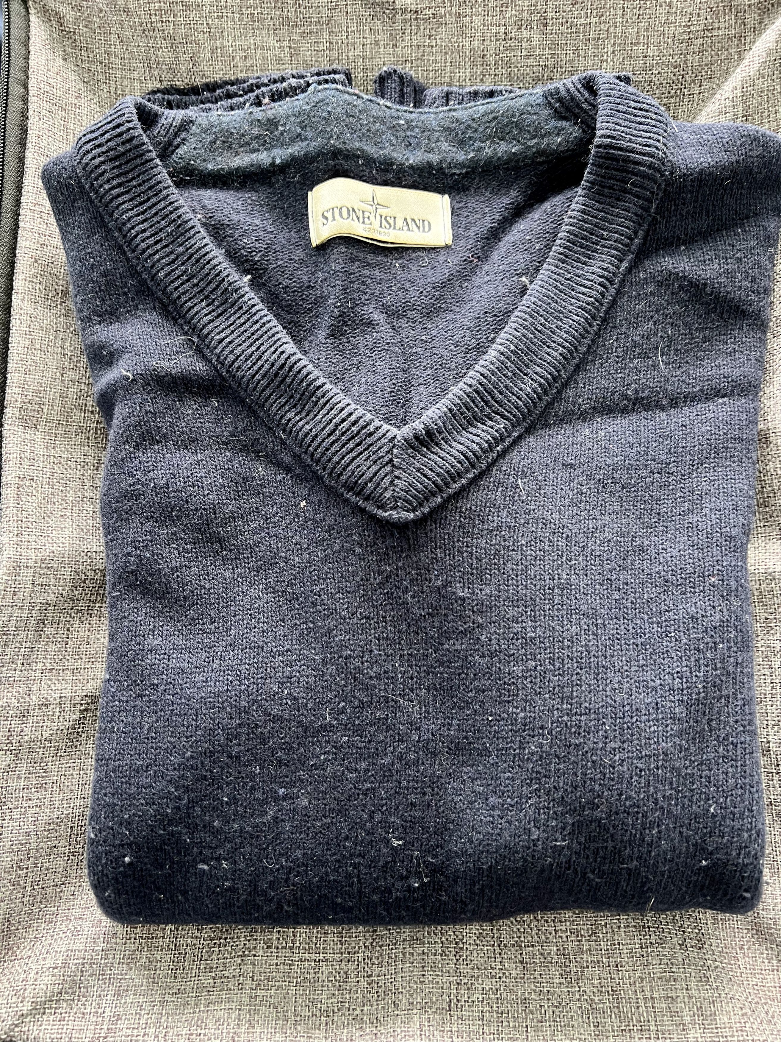 Stone Island Stone Island V-Neck Wool Sweater Size US XL / EU 56 / 4 - 4 Thumbnail