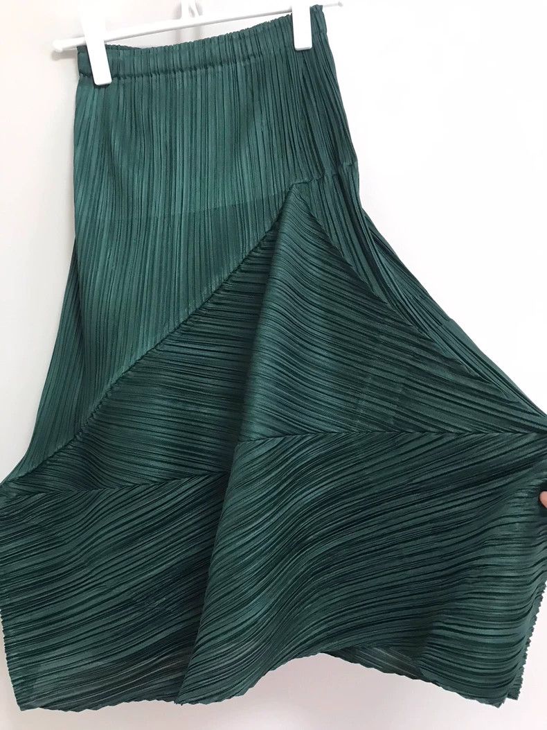 Issey Miyake Issey Miyake size:3 Green irregular-shaped skirt Size 42" / US 20 - 4 Thumbnail