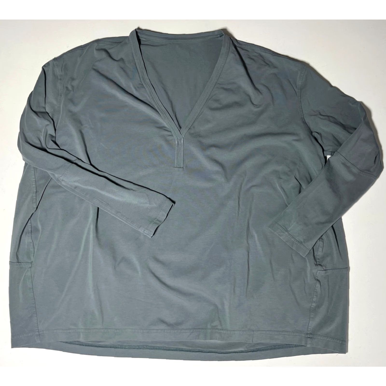 Lululemon Lululemon Women's Back In Action V-Neck Long-Sleeve Shirt L Gray Pima Cotton Blend W3HTWS - City Athleisure Casual T-Shirt Mens Women Girls etc Size L / US 10 / IT 46 - 3 Thumbnail