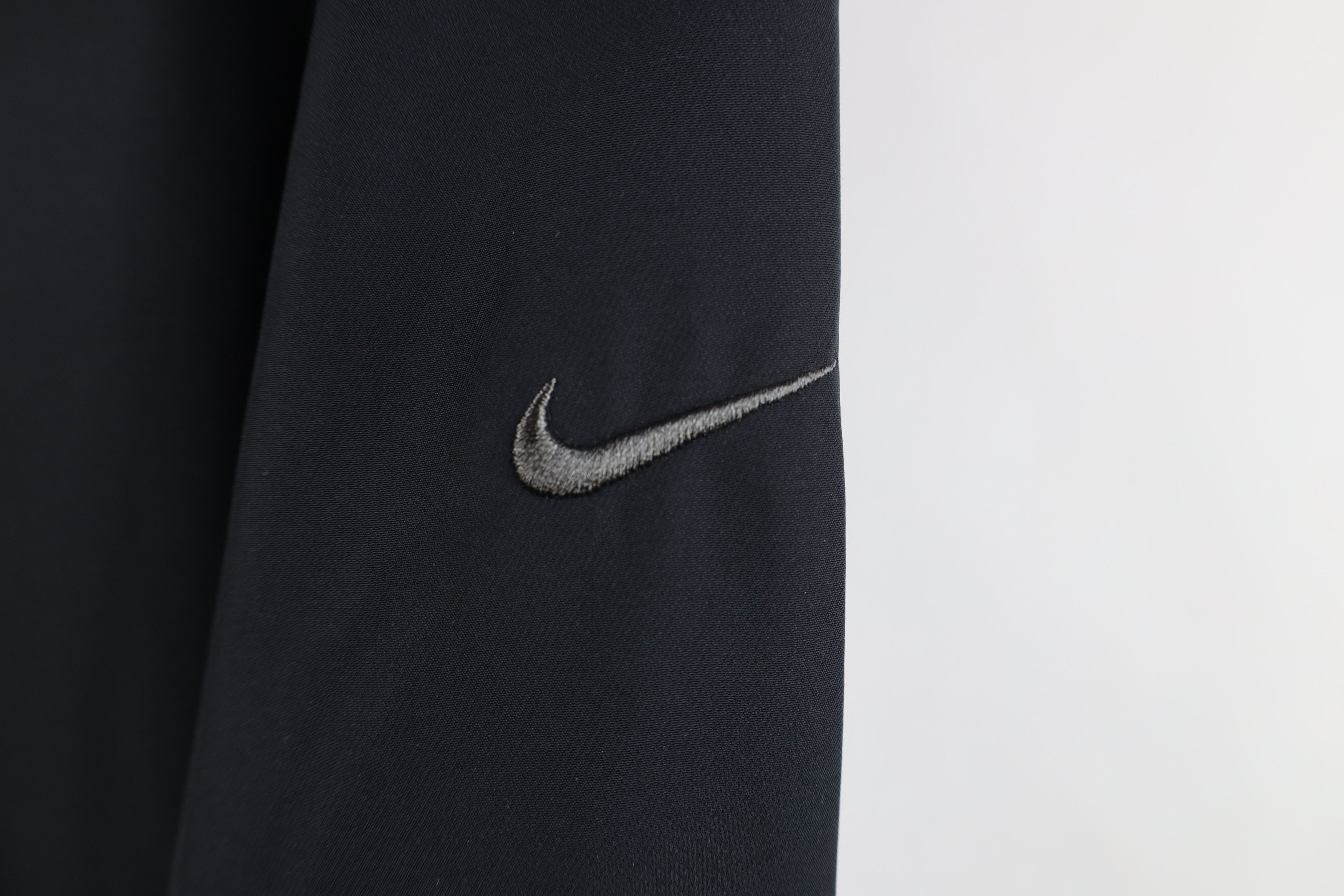 Nike Vintage Nike Golf Mini Swoosh Pullover Rain Jacket Black Size M / US 6-8 / IT 42-44 - 4 Thumbnail