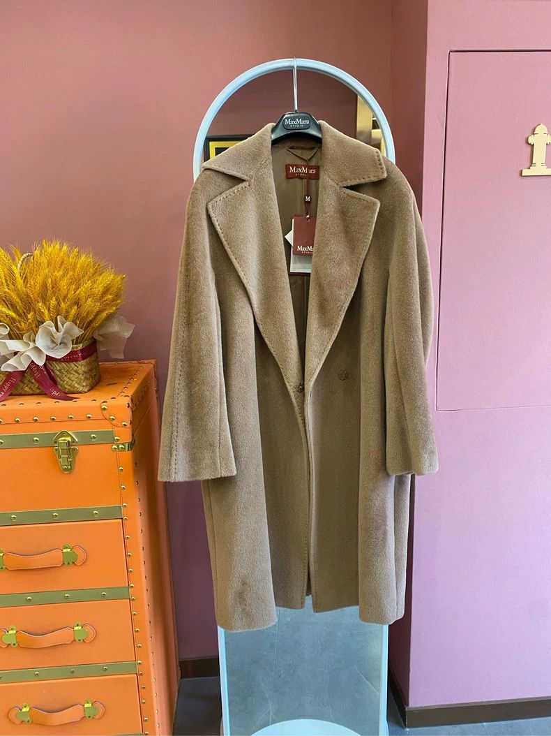 Max Mara Max Mara Camel hair coat, soft camel color, delicate and e Size M / US 6-8 / IT 42-44 - 1 Thumbnail