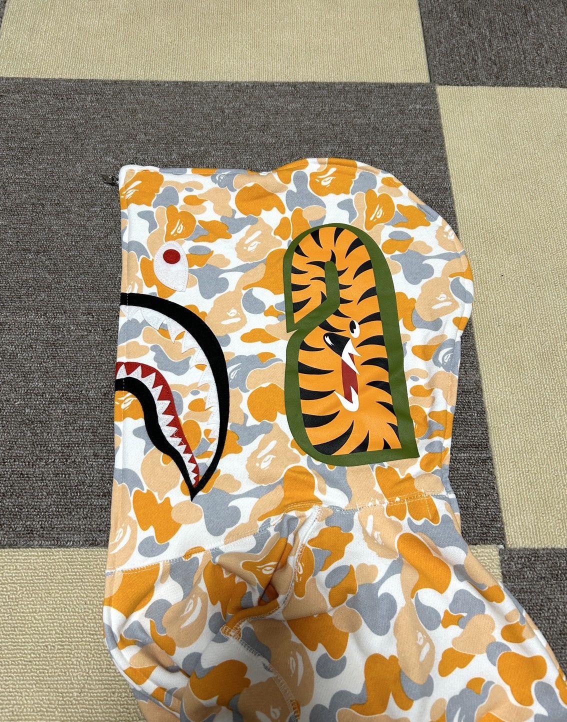 Bape RARE!! Bape Fukuoka Limited Color Camo Shark Full Zip Hoodie Size US L / EU 52-54 / 3 - 5 Thumbnail