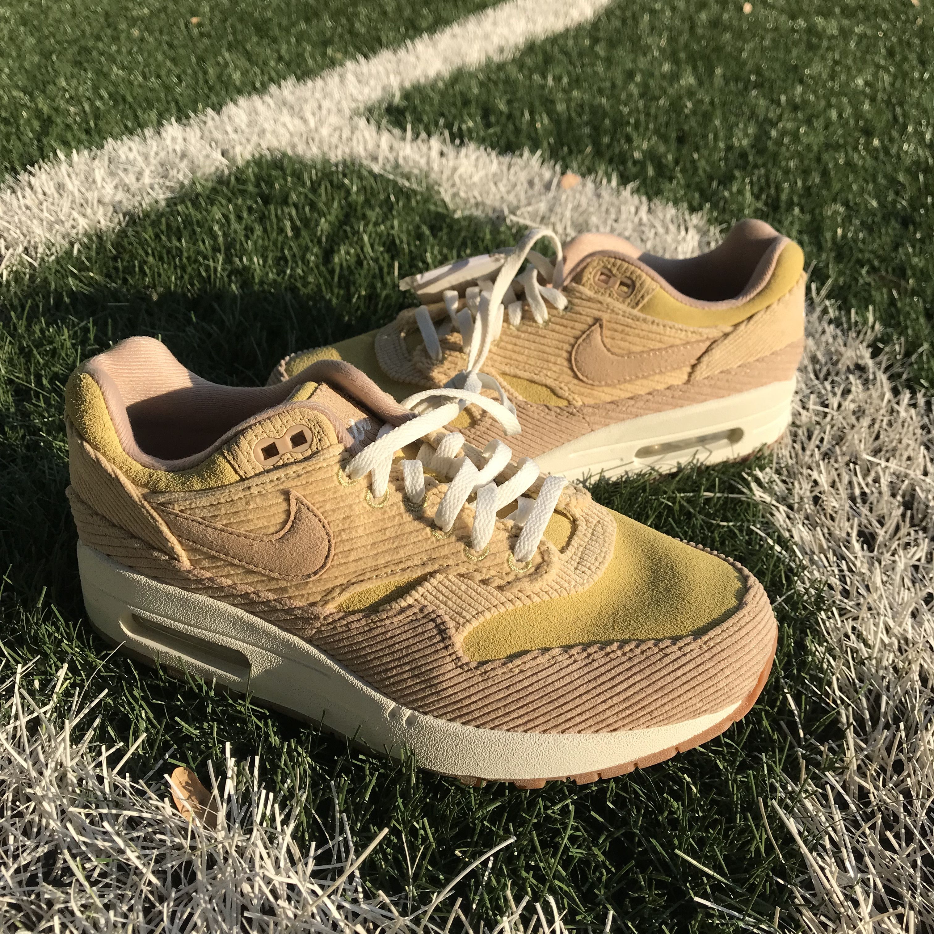 Nike Nike Air Max 1 SE Buff Gold Corduroy Bnwt Brand new size 38 Size US 5.5 / EU 38 - 2 Thumbnail