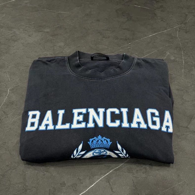 Balenciaga Balenciaga FW22 Vintage Ice Blue Crown Wheat Short Sleeve Size US L / EU 52-54 / 3 - 4 Thumbnail