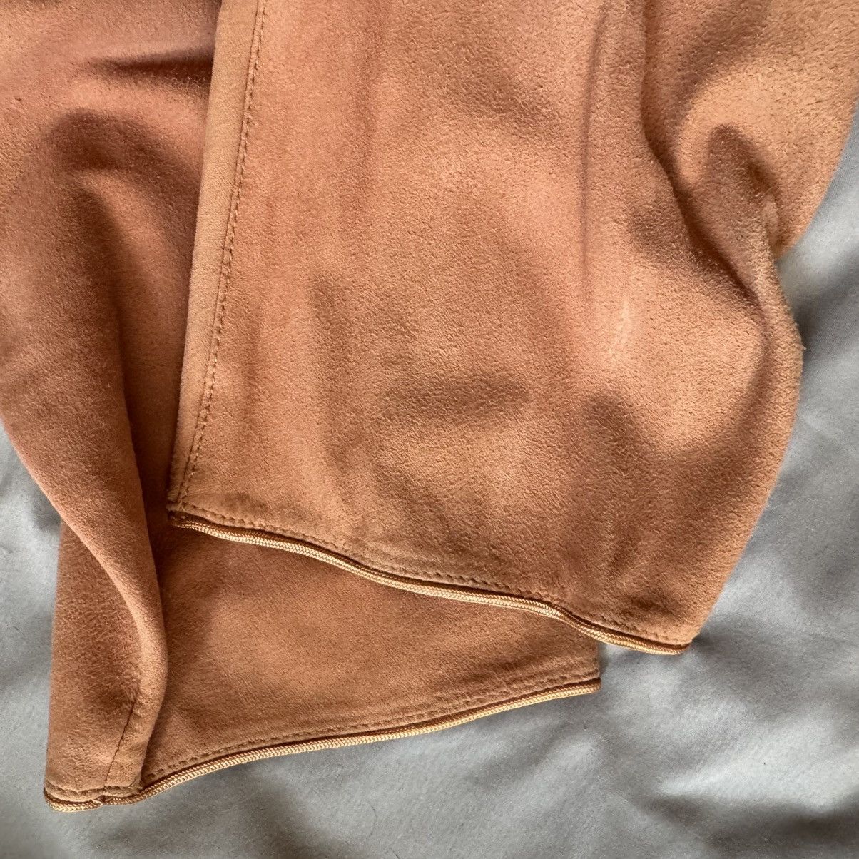 Calvin Klein CALVIN KLEIN Vintage 70s Pink Suede Top M 6 8 Boho 60s Size M / US 6-8 / IT 42-44 - 22 Thumbnail