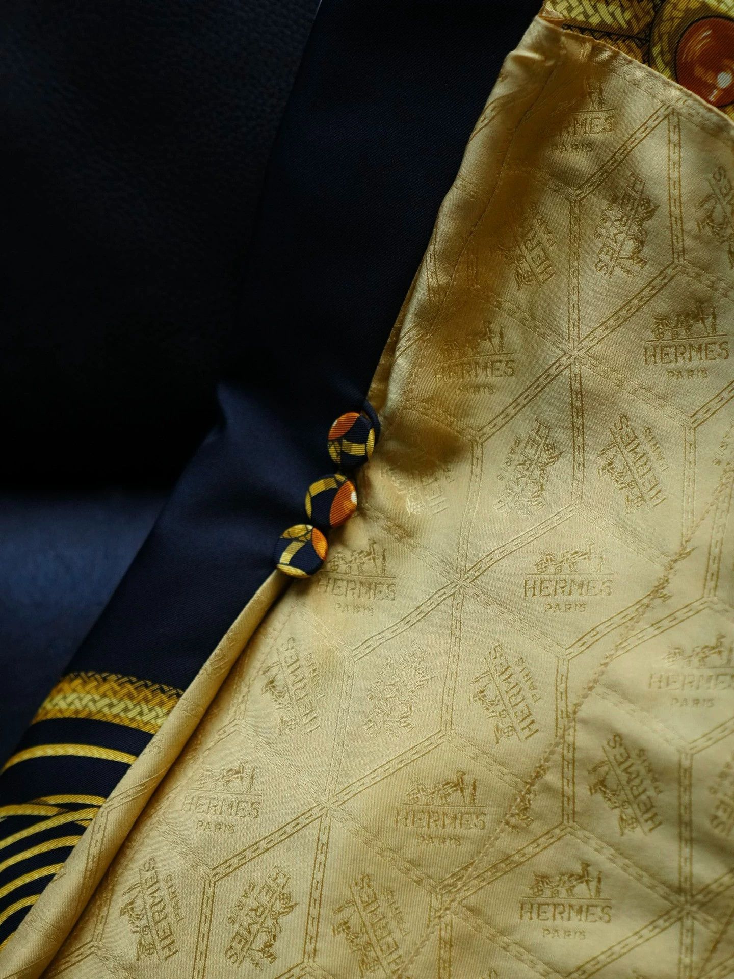 Hermes Hermes Vintage Silk Printed Vest French 38 Side Button Pleats Size S / US 4 / IT 40 - 4 Thumbnail