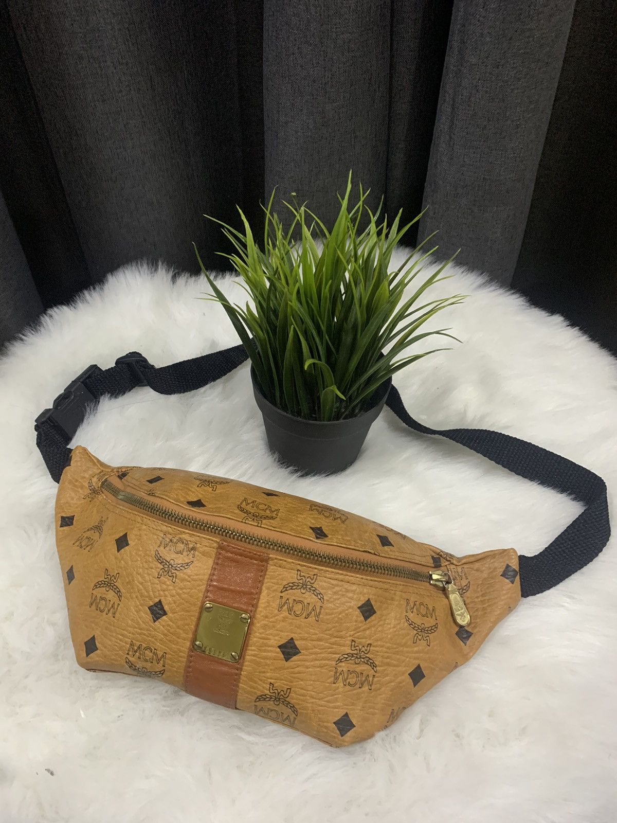 MCM × Vintage INTAGE!! Waist Bag MCM Monogram Size ONE SIZE - 1 Thumbnail