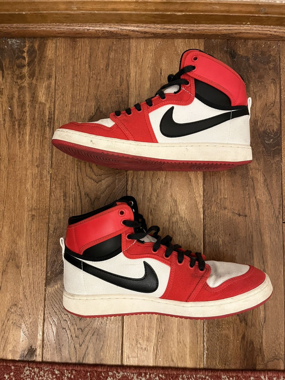 Jordan Brand × Nike Jordan 1 KO Chicago Size US 9.5 / EU 42-43 - 2 Thumbnail