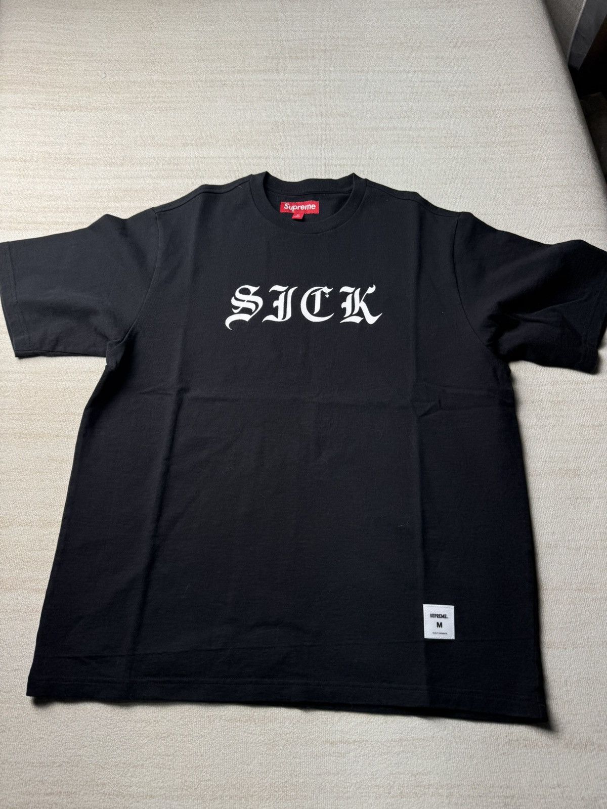 Supreme Old english tee Size US M / EU 48-50 / 2 - 1 Thumbnail