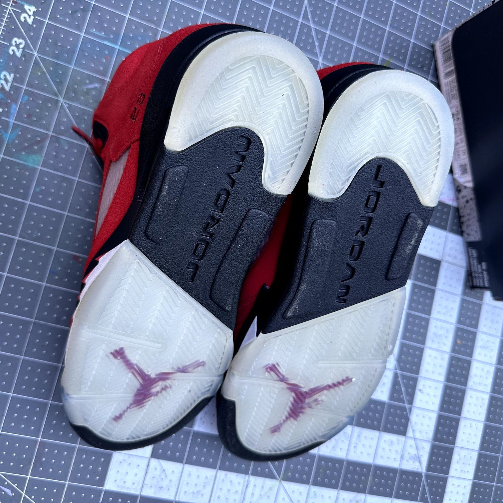 Jordan Brand Jordan 5 'Raging Bull' 2021 Size US 6.5 / EU 39-40 - 5 Thumbnail