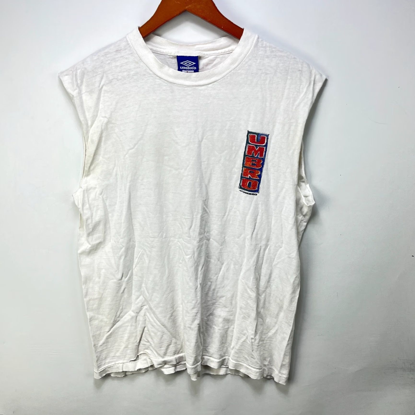 Umbro VINTAGE Umbro Shirt Men Ombro Sleeveless White Cotton 90s Large T-Shirt Sleeveless Crew Neck Regular Fit Size US L / EU 52-54 / 3 - 4 Thumbnail