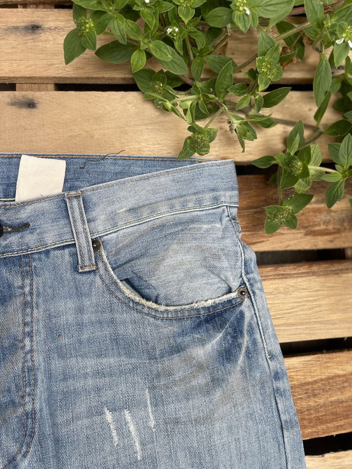 Abercrombie & Fitch × Japanese Brand × Vintage Y2K Abercrombie & Fitch Distressed Denim Jeans Light Wash Size US 32 / EU 48 - 9 Thumbnail